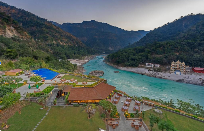 Riverside Stay in Rishikesh: Aloha on the Ganges and Vacay Homes Apartments