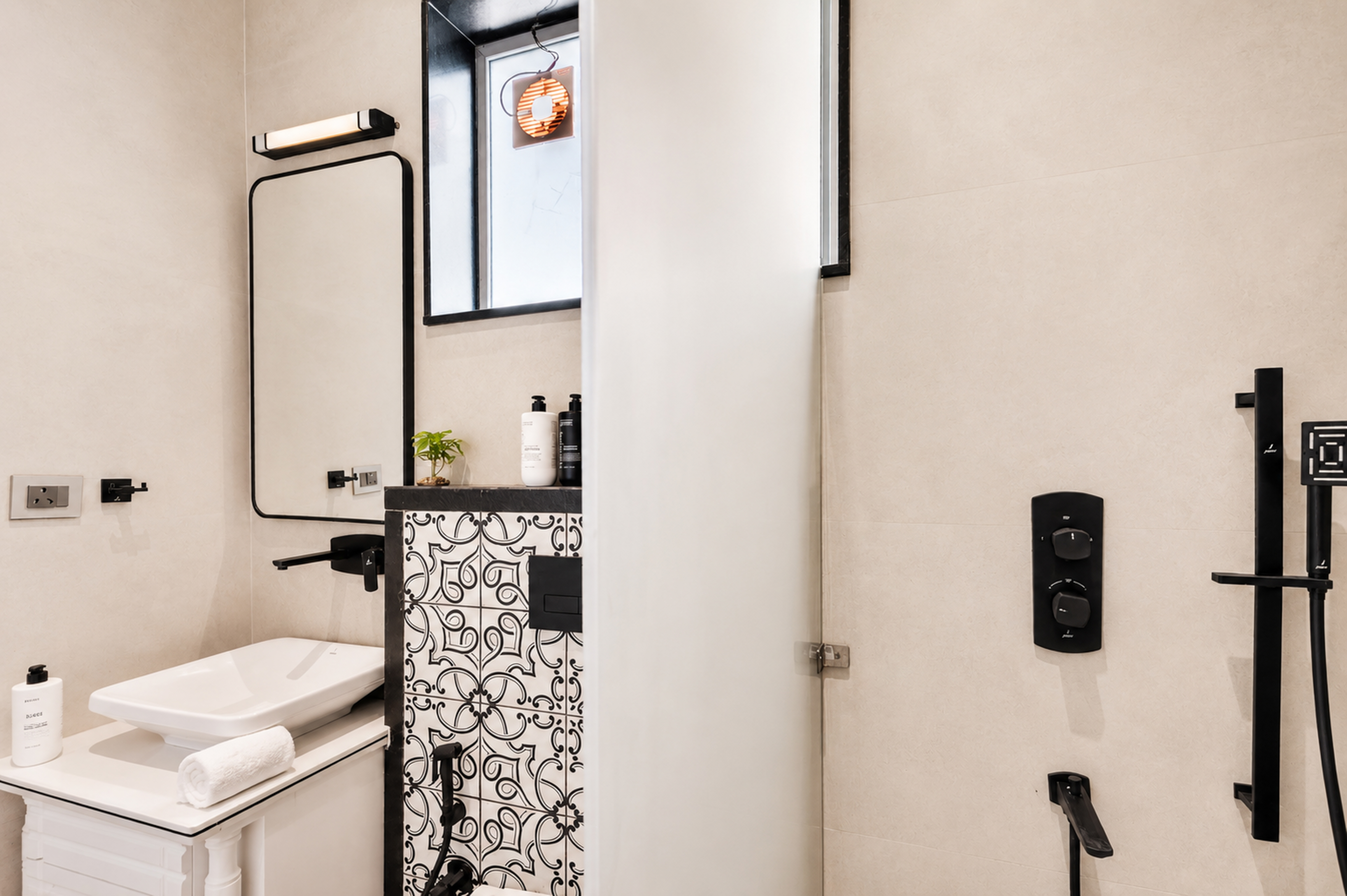Kalyan Mansion Cosmos | Premium 3-BHK Penthouse with Lift, Lounge and Scenic Viewpoints — photo 16