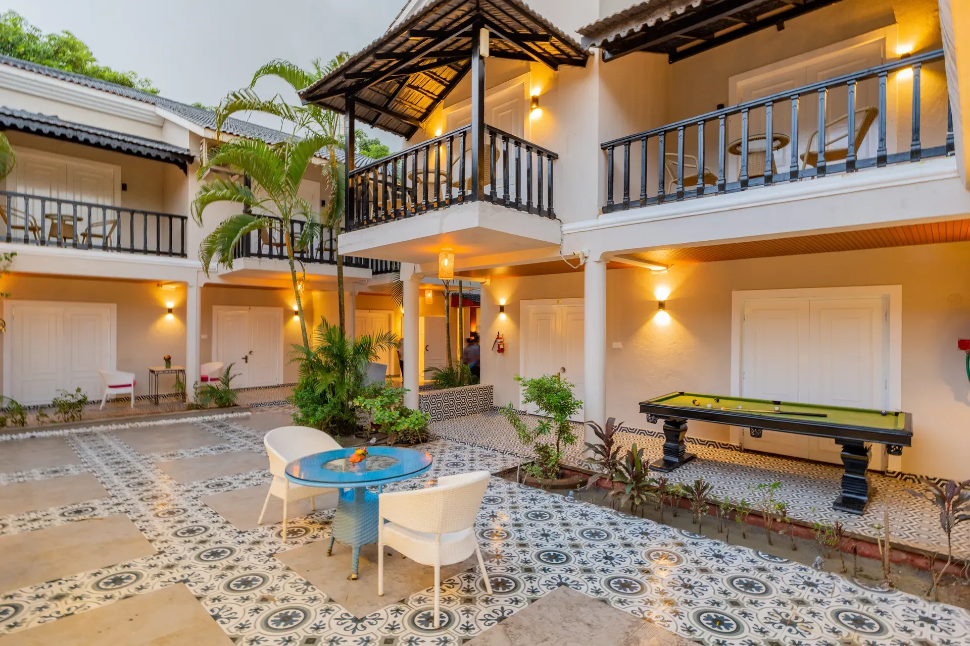 Emperor Ozran 2-BHK Duplex | Retreat With Balconies, Shared Pool, Restro & Bar | Near Beaches — photo 2