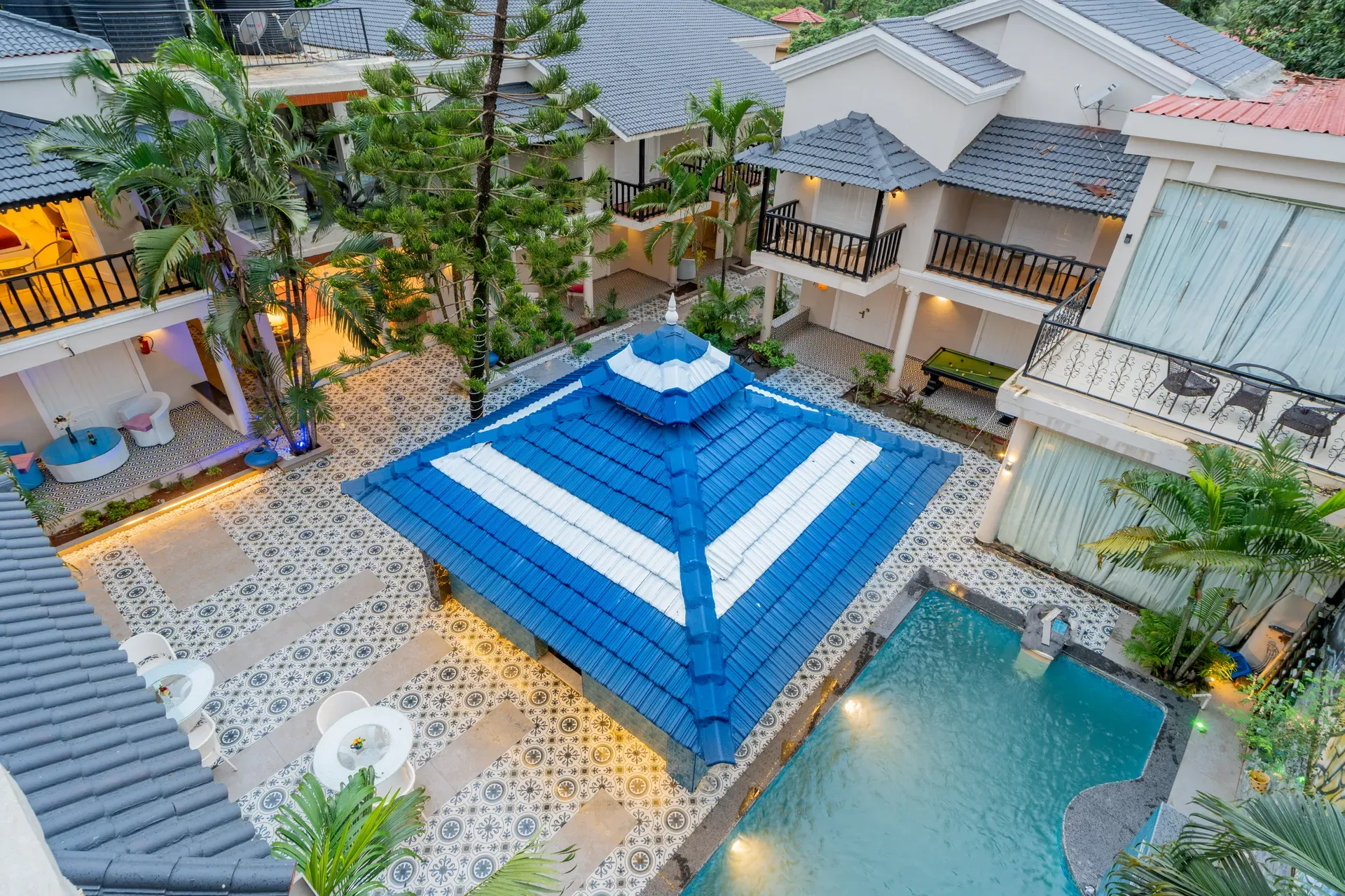 Emperor Ozran 2-BHK Duplex | Retreat With Balconies, Shared Pool, Restro & Bar | Near Beaches — photo 10