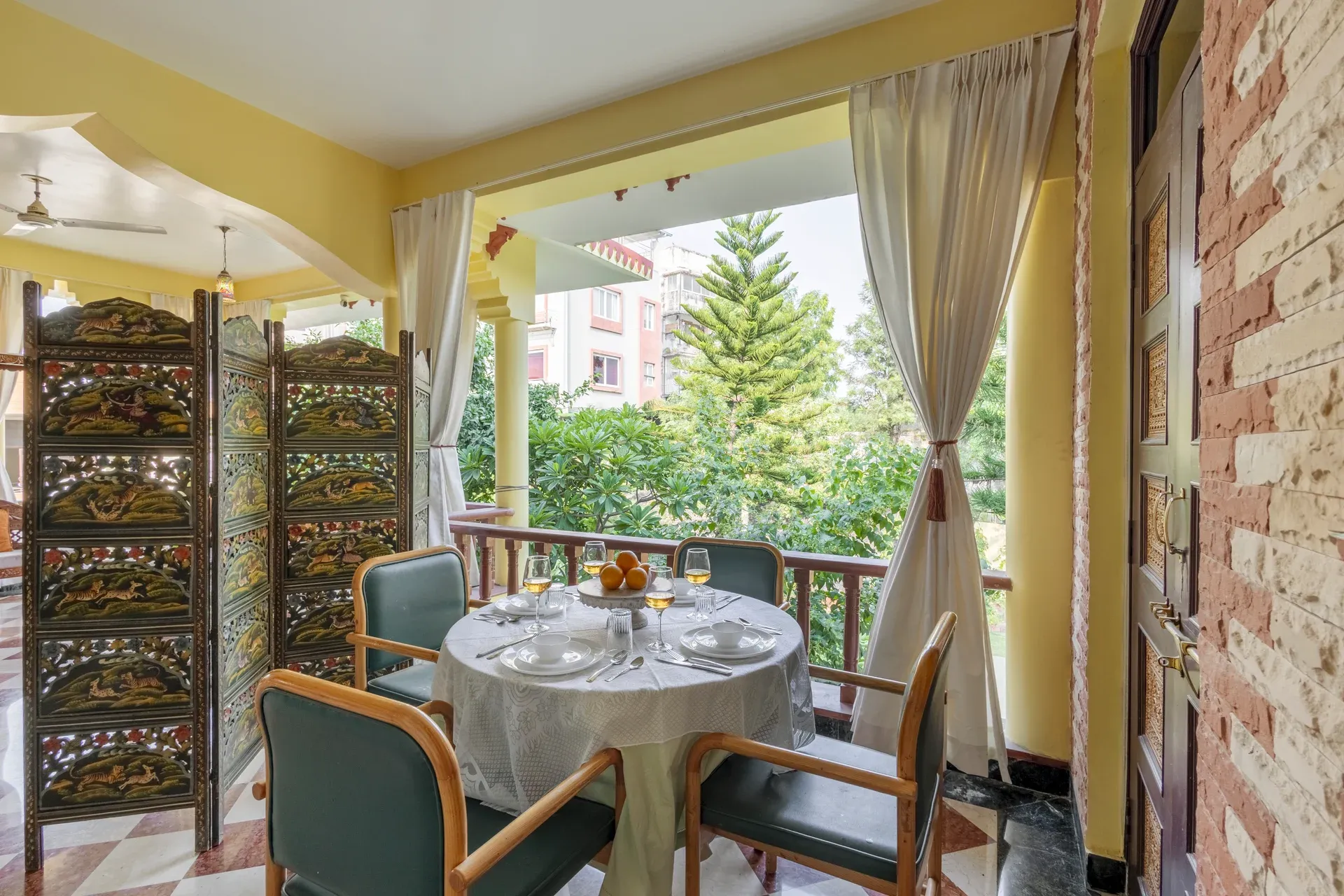 Abhimanyu Mansion Sapphire | 4-BHK Heritage Haveli With Outdoor Dining Area & Garden in City Centre — photo 16
