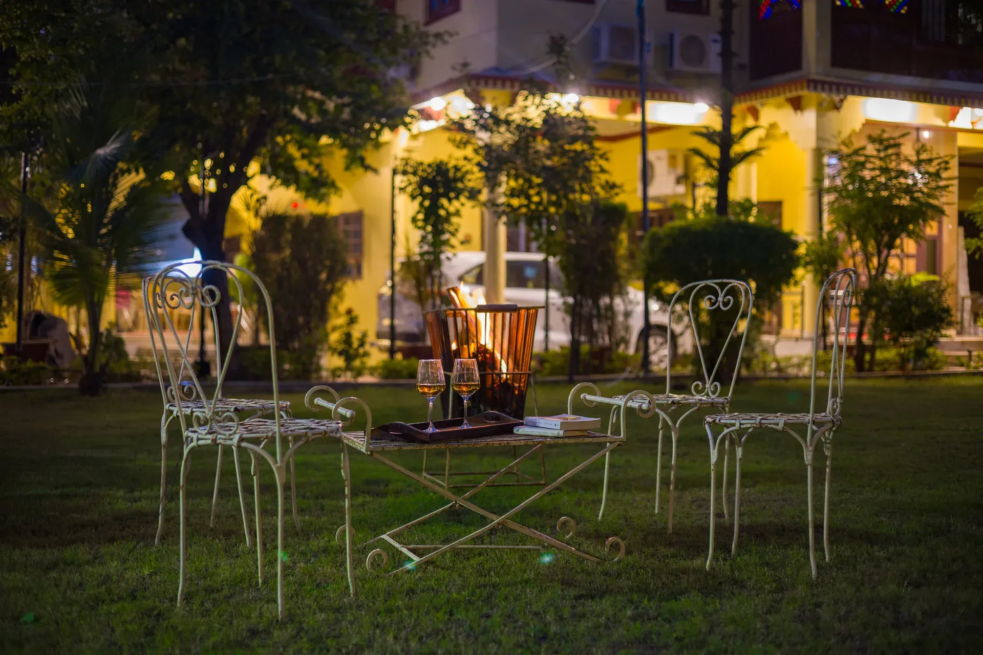 Abhimanyu Mansion Sapphire | 4-BHK Heritage Haveli With Outdoor Dining Area & Garden in City Centre — photo 21