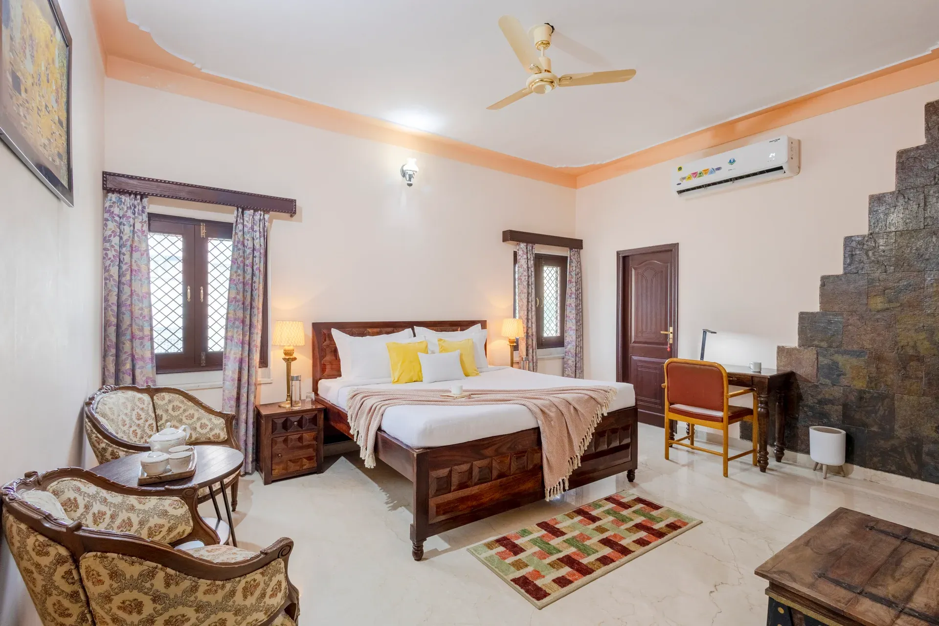 Abhimanyu Mansion Sapphire | 4-BHK Heritage Haveli With Outdoor Dining Area & Garden in City Centre — photo 7