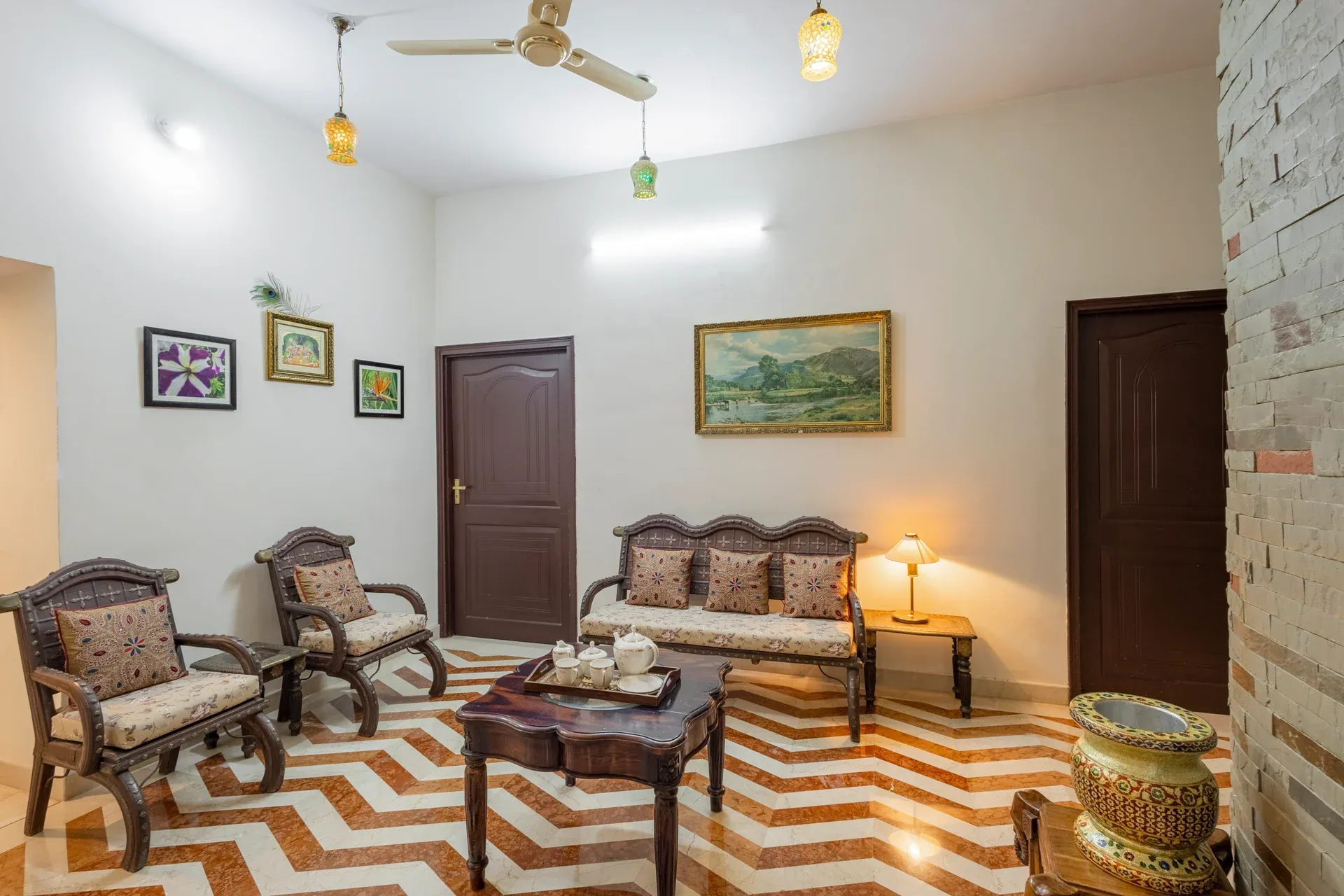 Abhimanyu Mansion Sapphire | 4-BHK Heritage Haveli With Outdoor Dining Area & Garden in City Centre — photo 28