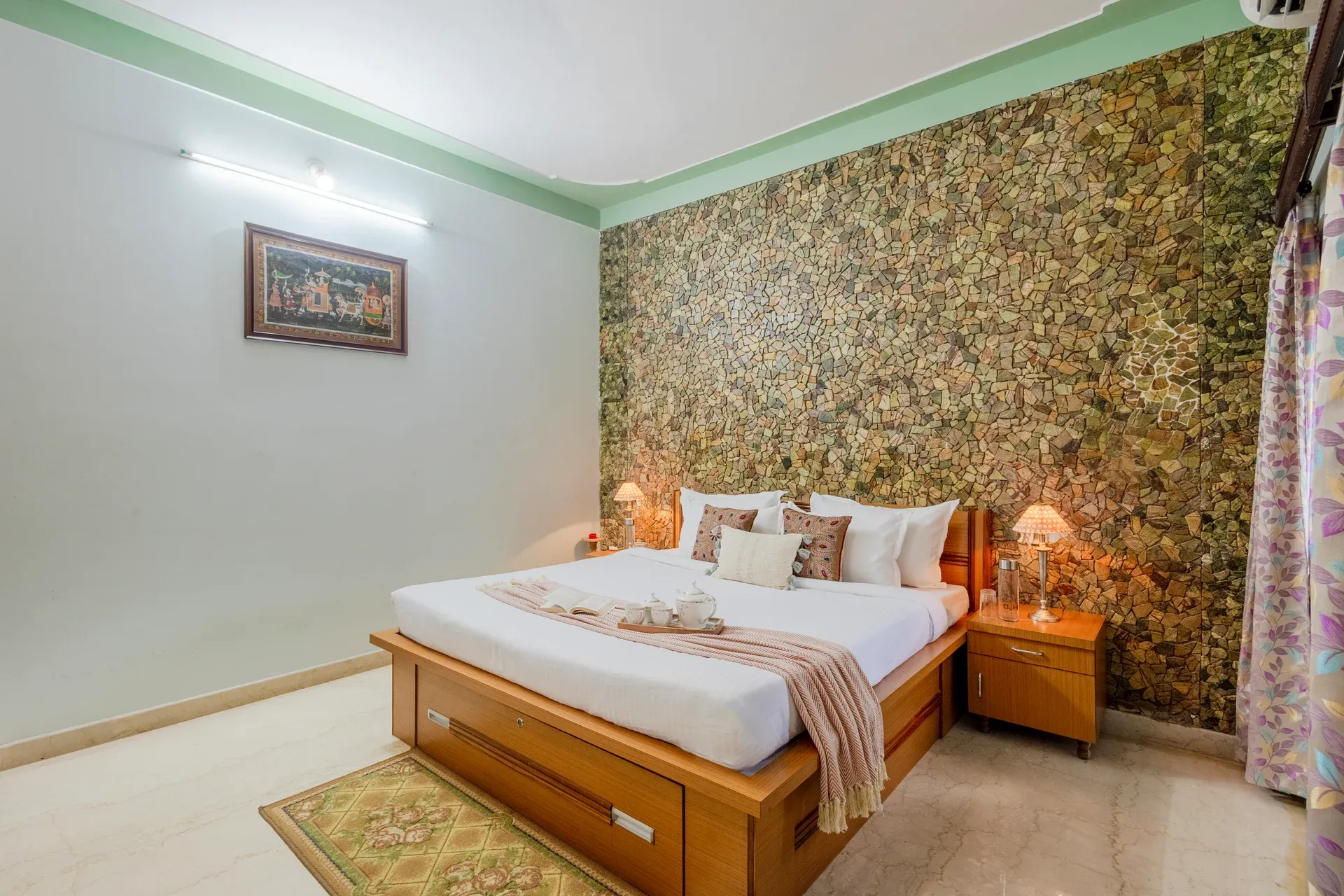 Abhimanyu Mansion Sapphire | 4-BHK Heritage Haveli With Outdoor Dining Area & Garden in City Centre — photo 15