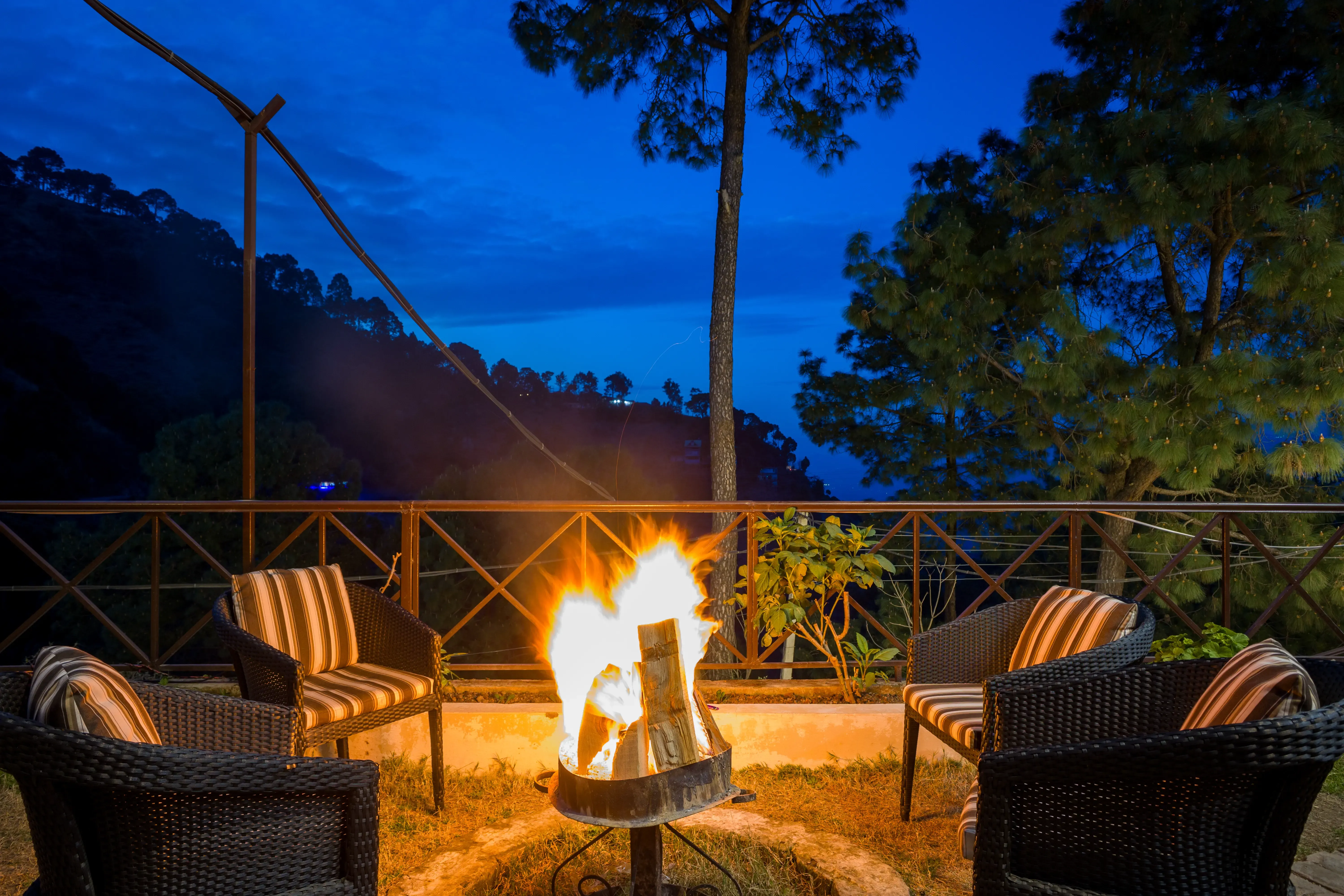 Captain’s Nest | 3-BHK Hilltop Hideaway With Garden & Scenic Views — photo 4