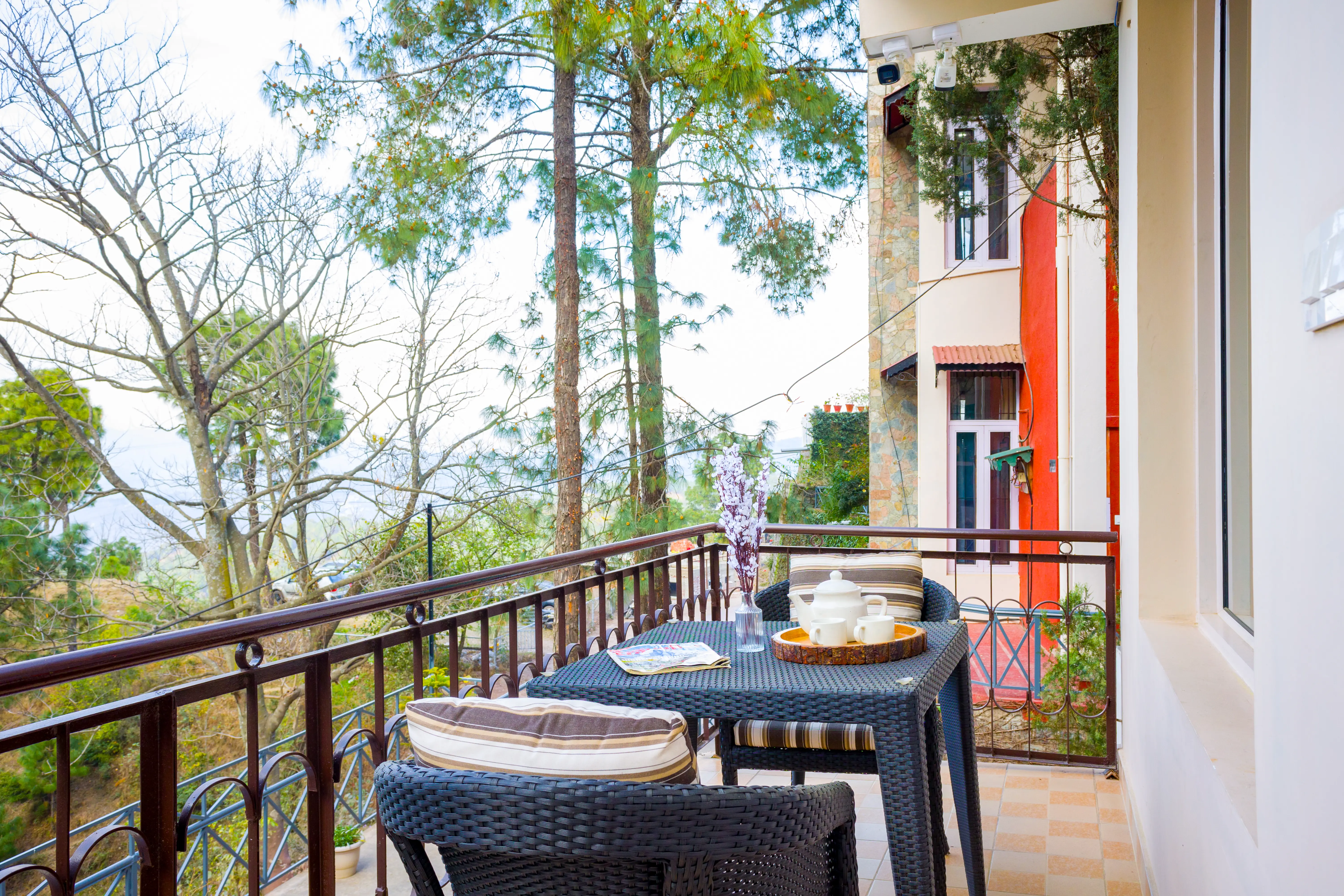 Captain’s Nest | 3-BHK Hilltop Hideaway With Garden & Scenic Views — photo 3
