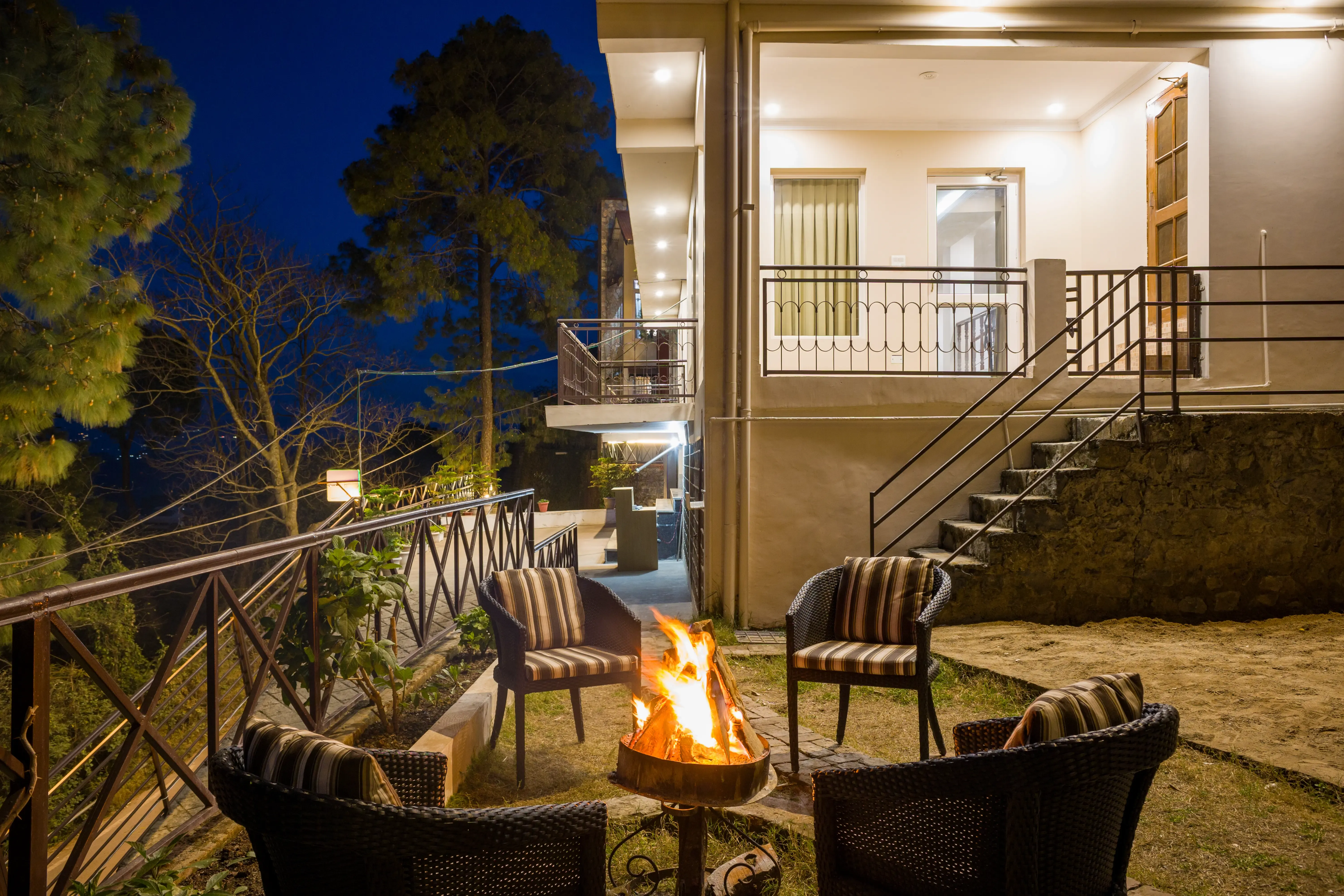 Captain’s Nest | 3-BHK Hilltop Hideaway With Garden & Scenic Views