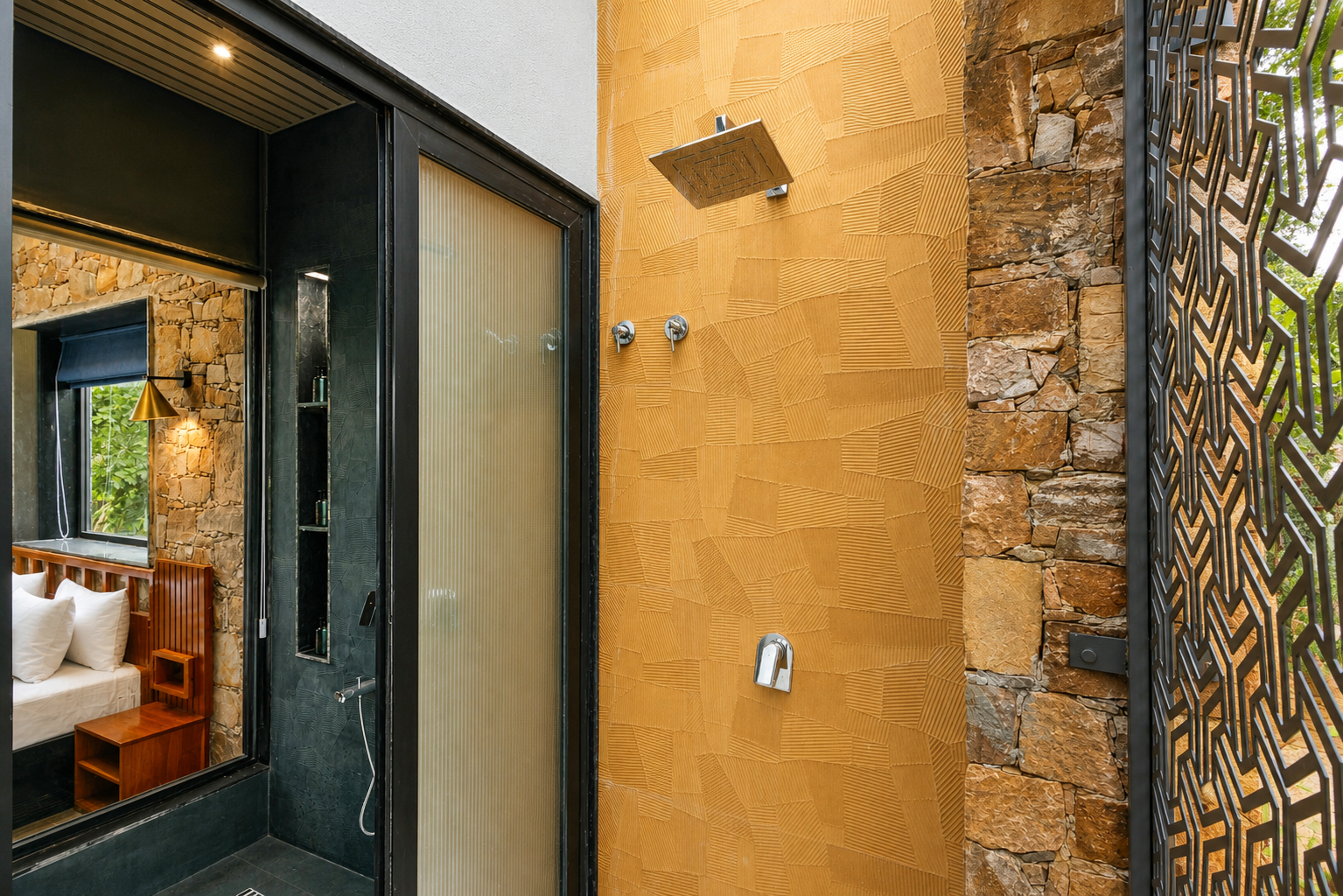 Hathnoda Bagh Cascade | Cottage within a Mini Resort with Open Shower, Shared Pool, Restaurant, Sit Out & Garden — photo 14