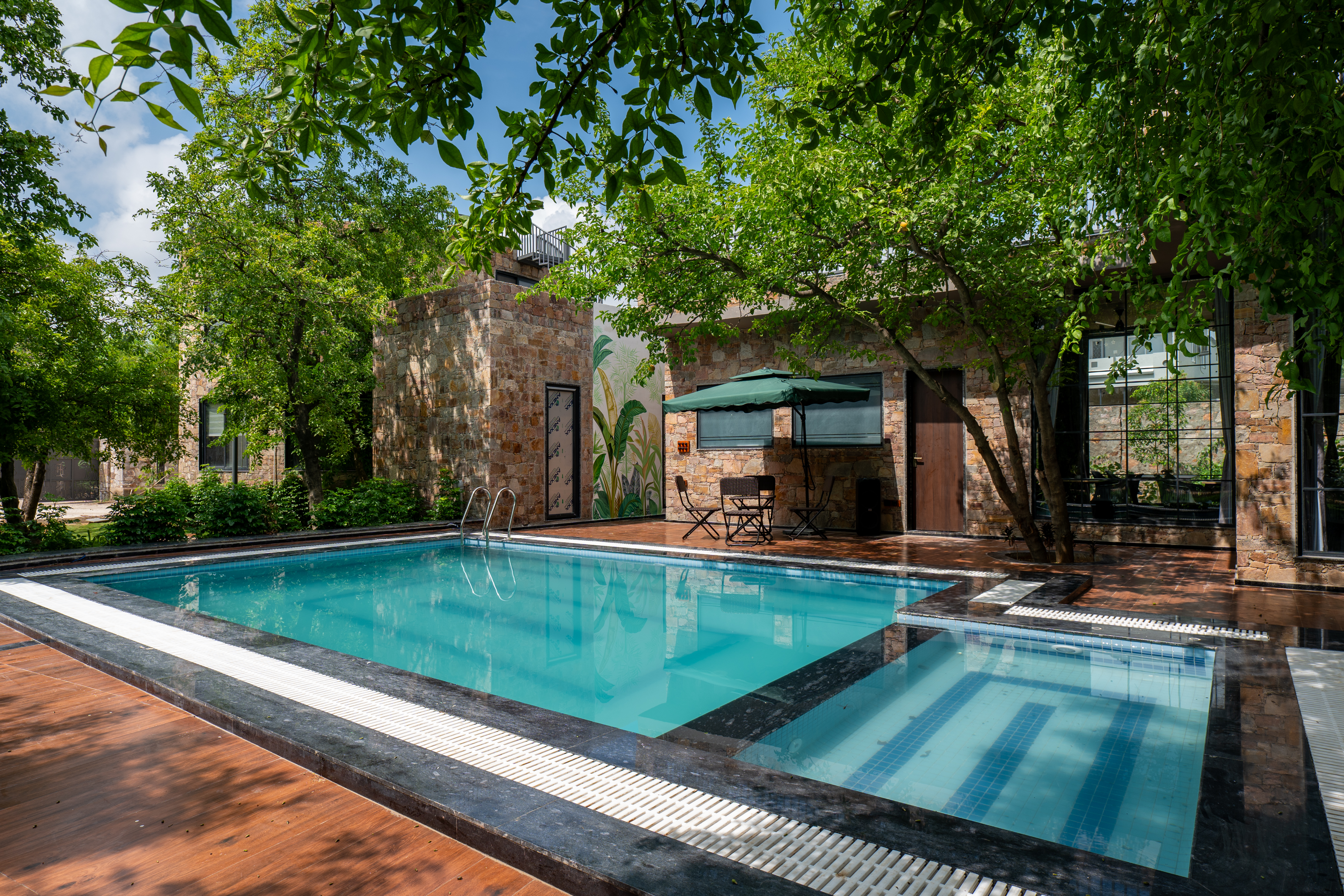 Hathnoda Bagh Cascade | Cottage within a Mini Resort with Open Shower, Shared Pool, Restaurant, Sit Out & Garden — photo 2