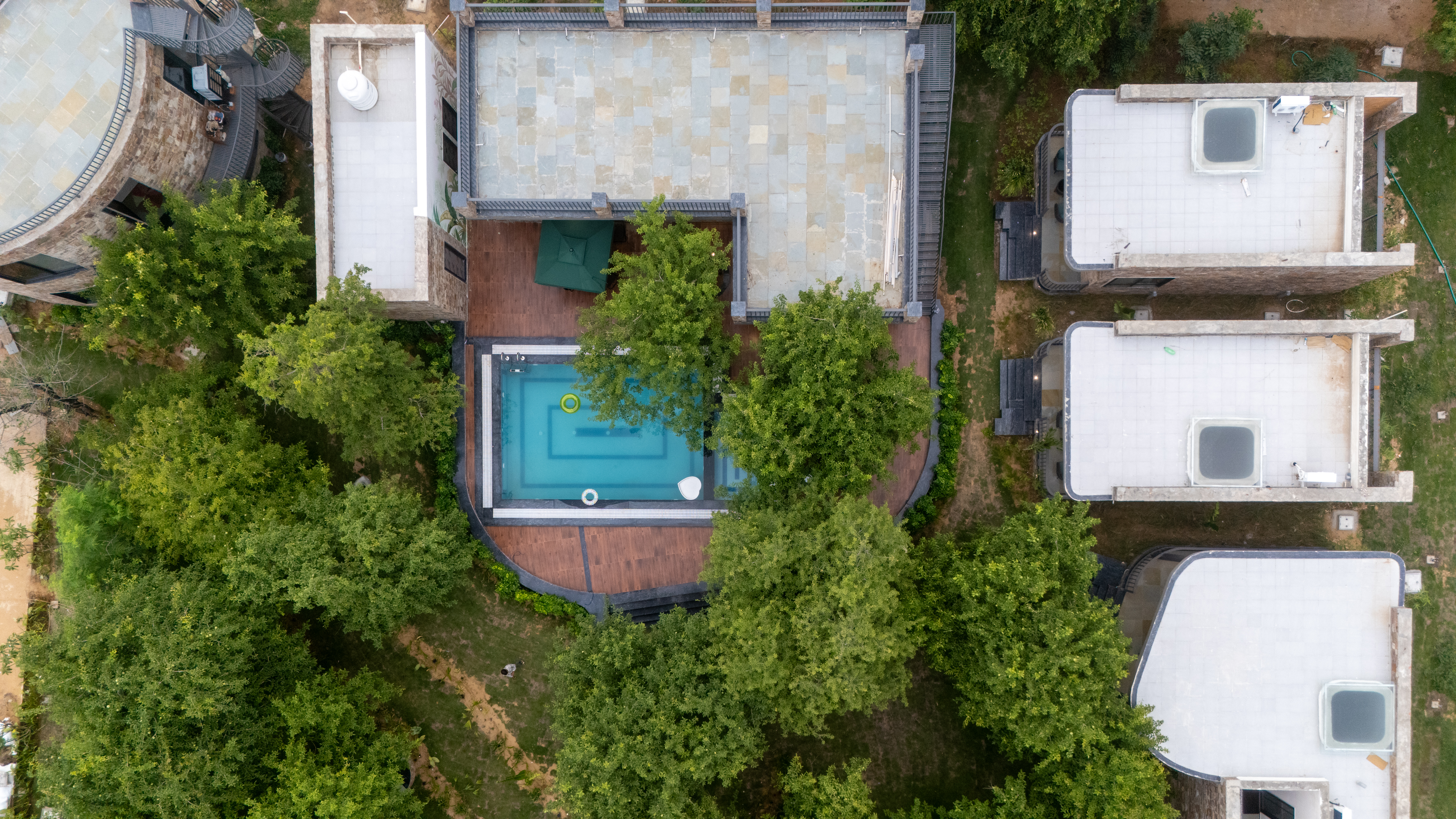 Hathnoda Bagh Cascade | Cottage within a Mini Resort with Open Shower, Shared Pool, Restaurant, Sit Out & Garden — photo 30