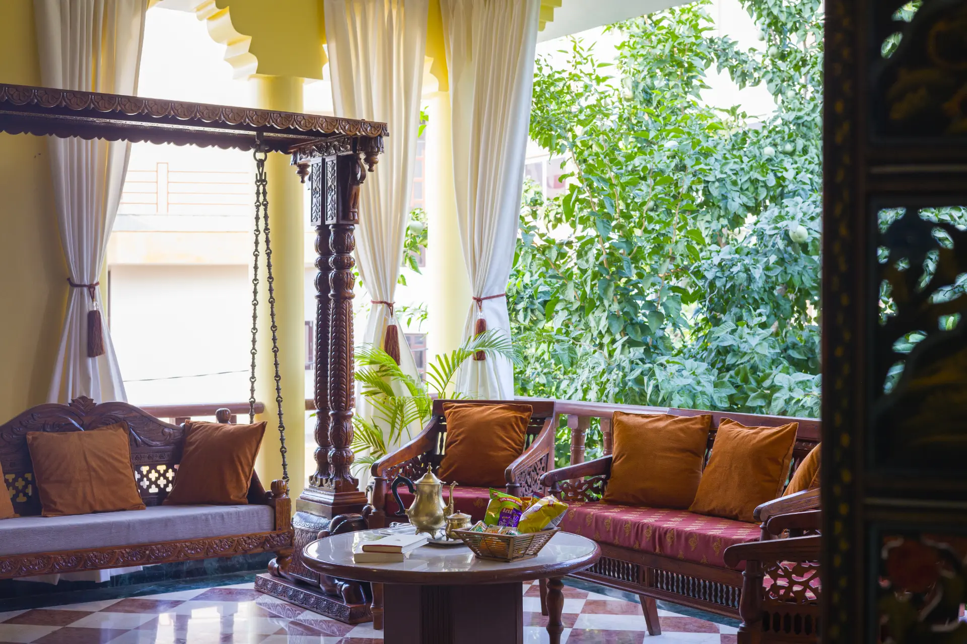 Abhimanyu Mansion Pearl | A 6-BHK Manor With Rajasthani Charm & a Garden In City’s Heart — photo 15
