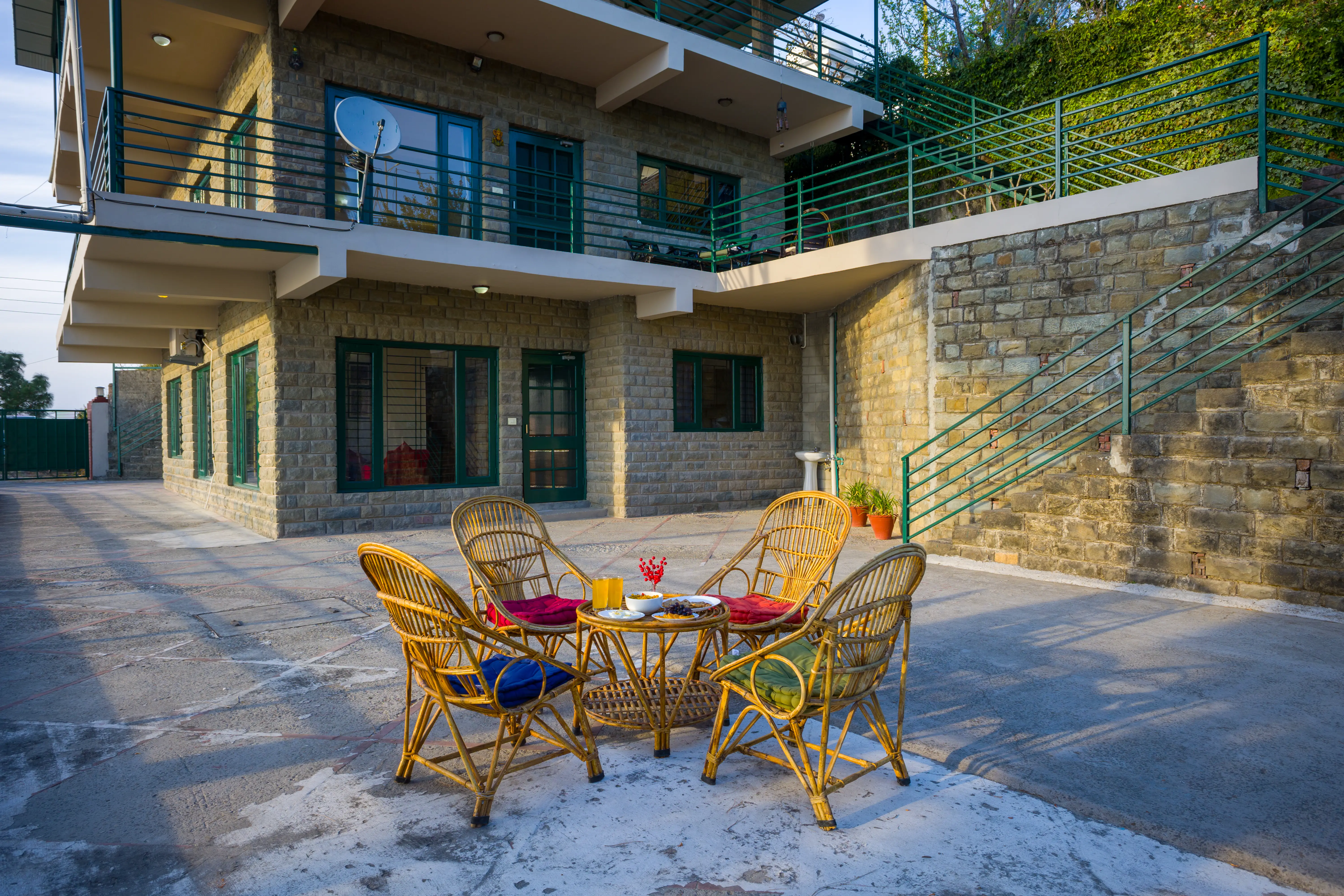 Pine View Cottage | Pet-friendly 3-BHK Himalayan Retreat with Scenic Sit-Out Areas — photo 2