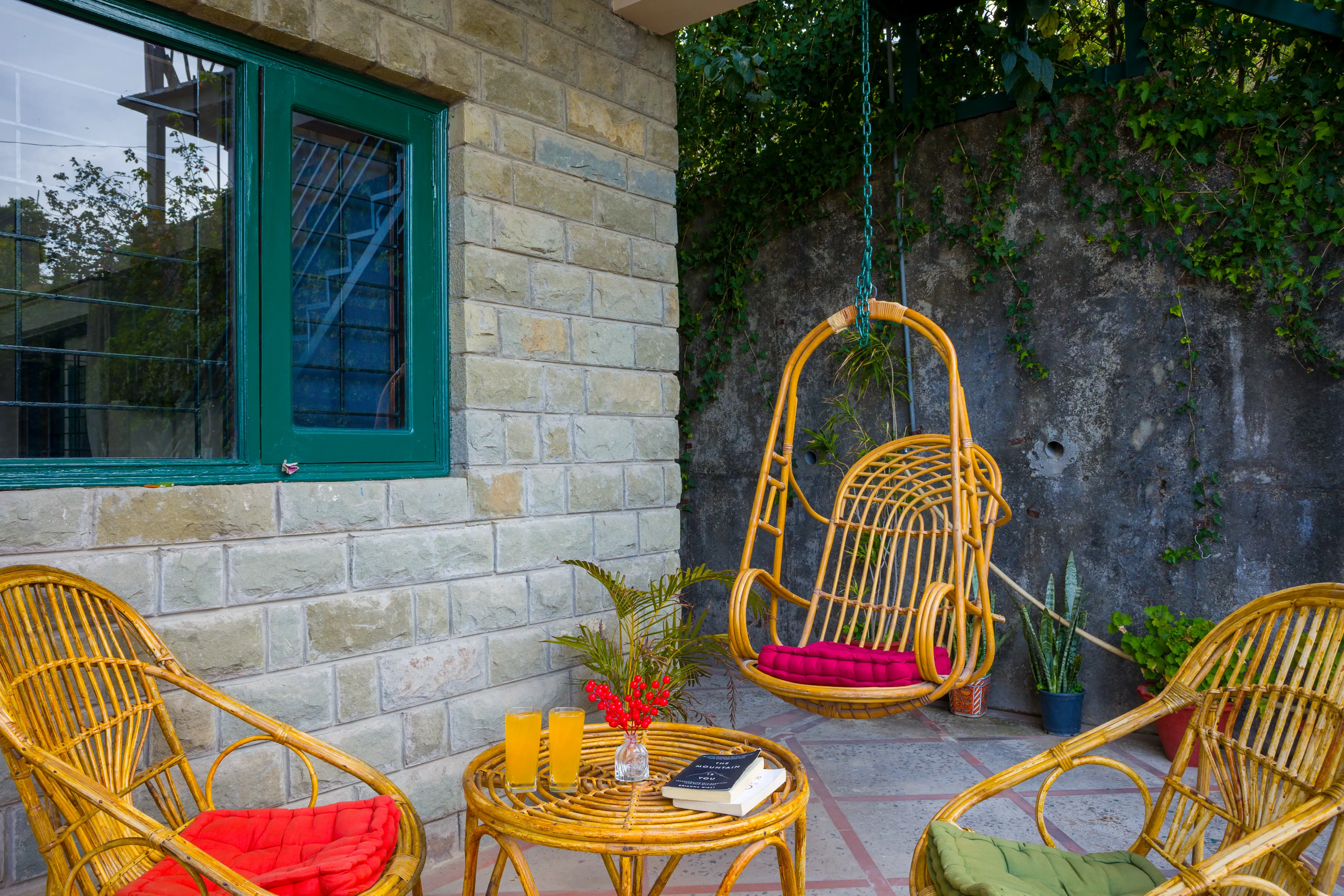 Pine View Cottage | Pet-friendly 3-BHK Himalayan Retreat with Scenic Sit-Out Areas — photo 10
