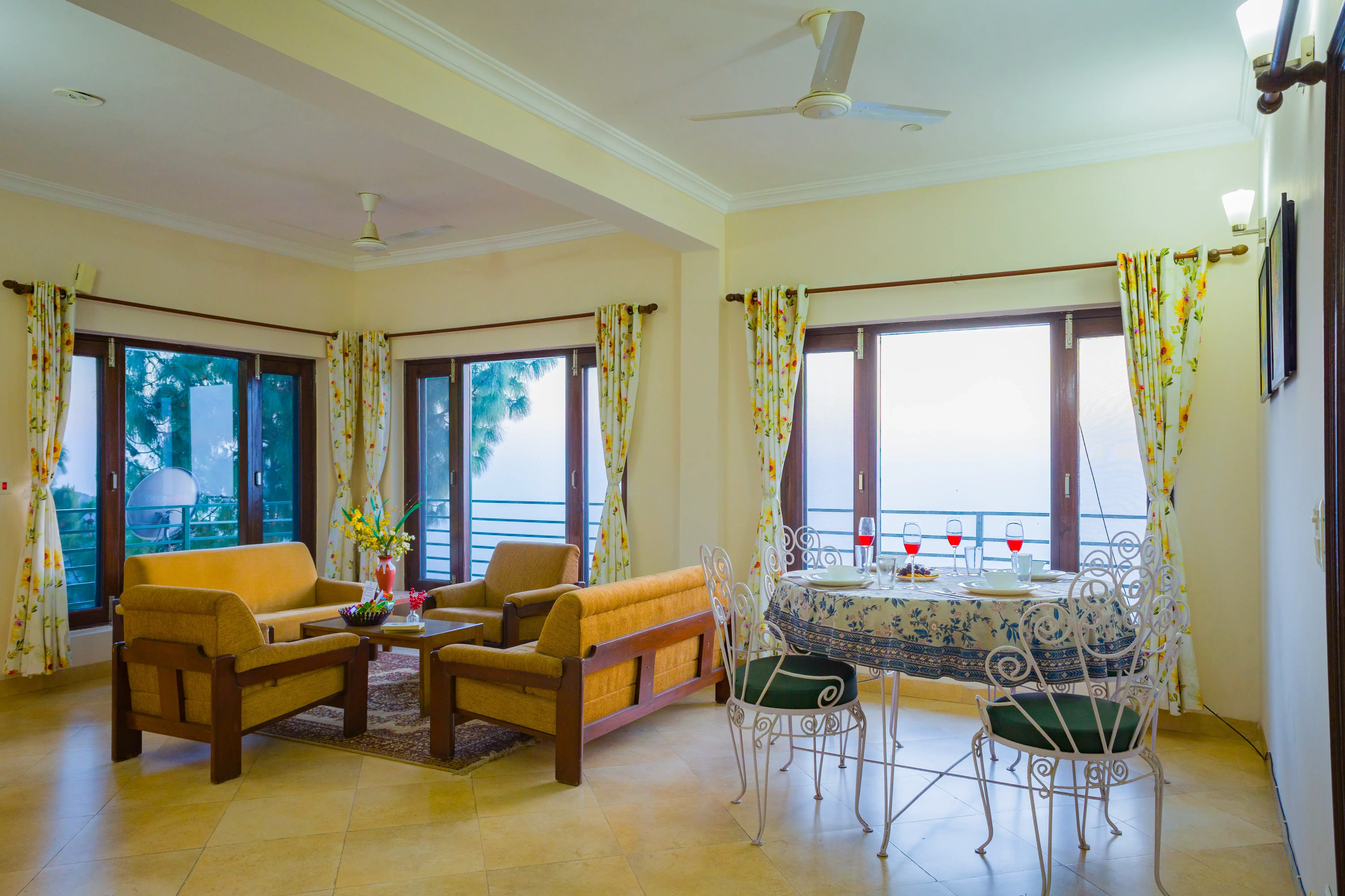 Pine View Cottage | Pet-friendly 3-BHK Himalayan Retreat with Scenic Sit-Out Areas — photo 16
