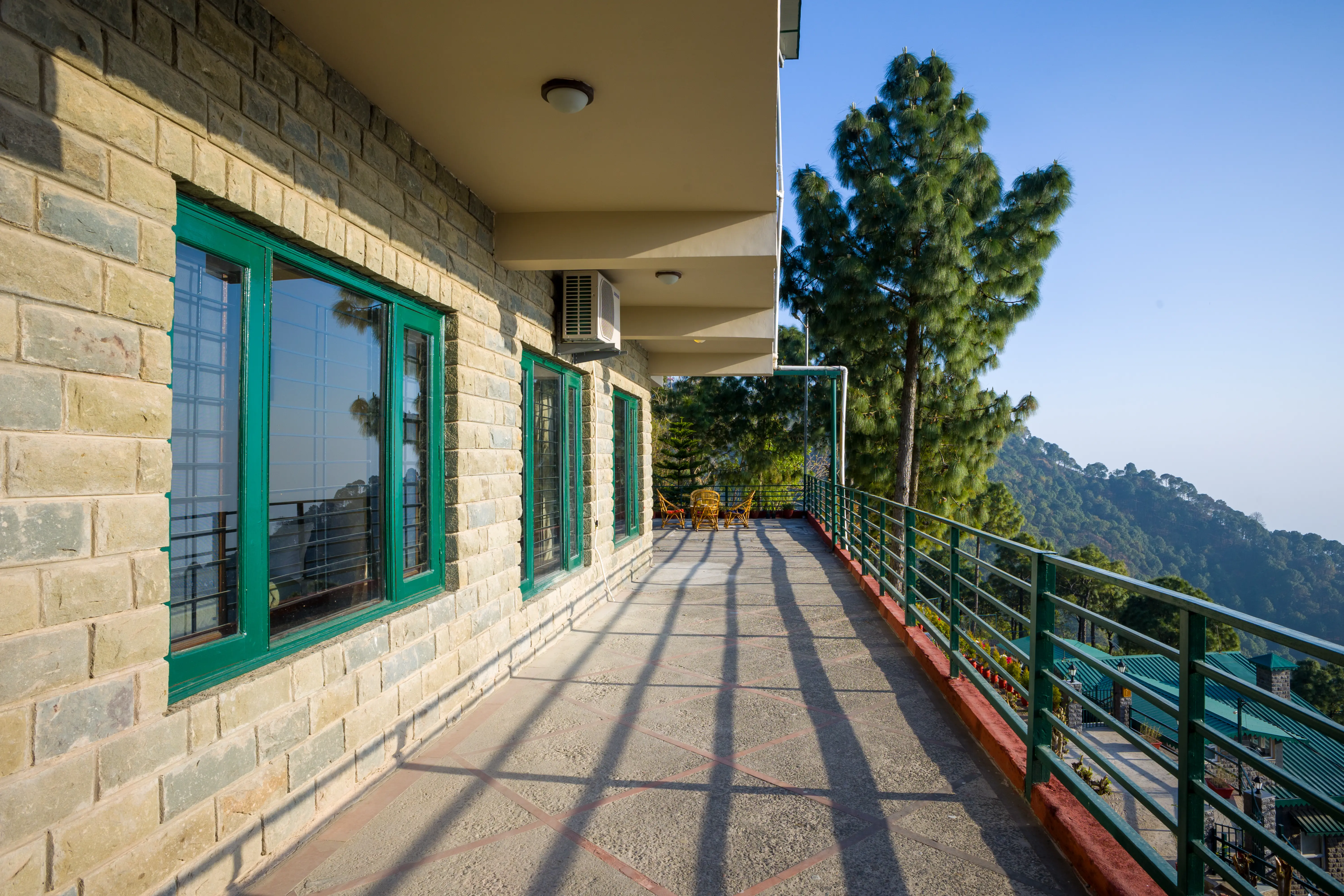 Pine View Cottage | Pet-friendly 3-BHK Himalayan Retreat with Scenic Sit-Out Areas — photo 14