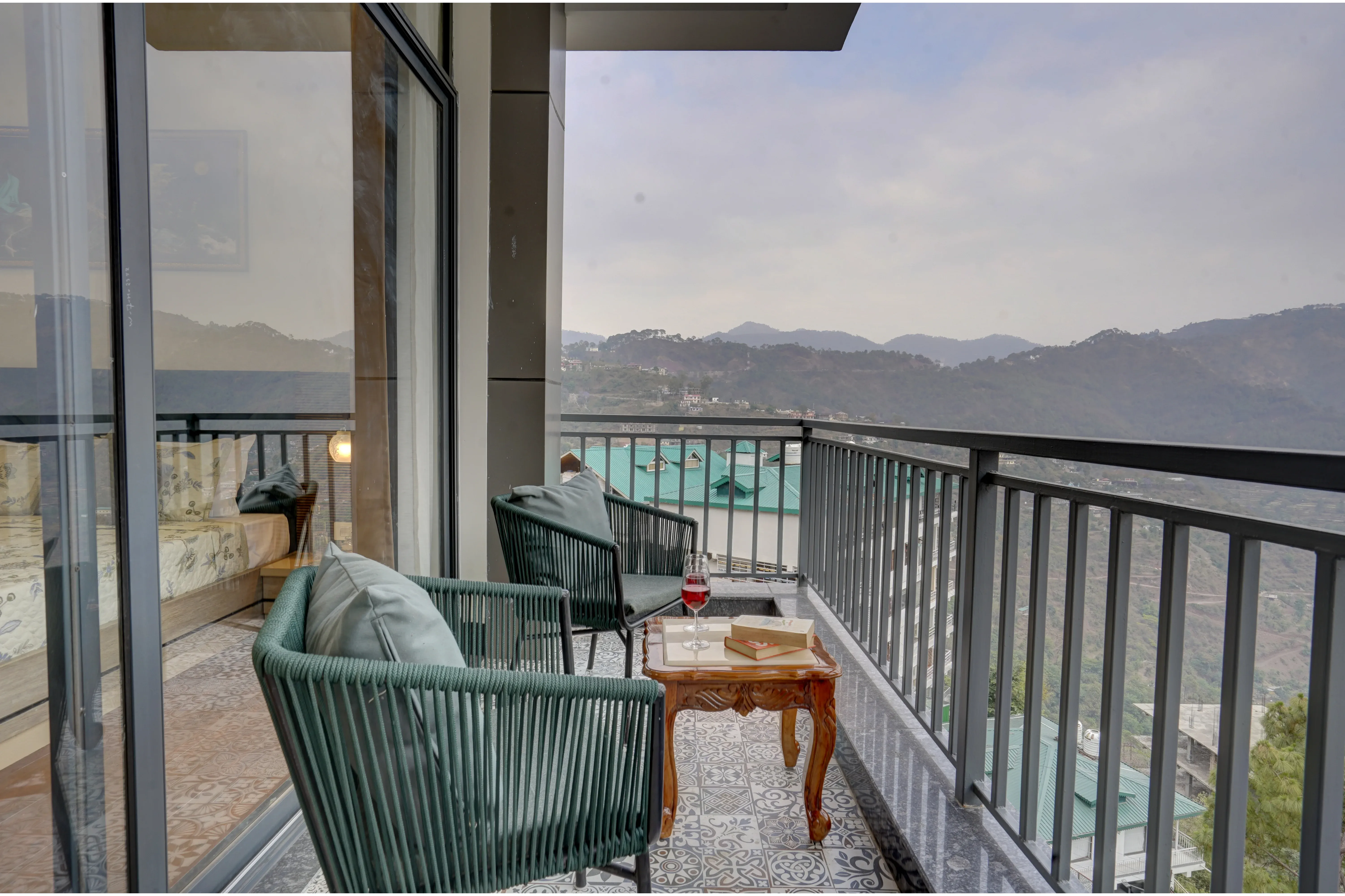 Serene Woods Hotel | 1-Room Retreat With Balcony, Lift & Restaurant Amid Nature — photo 11