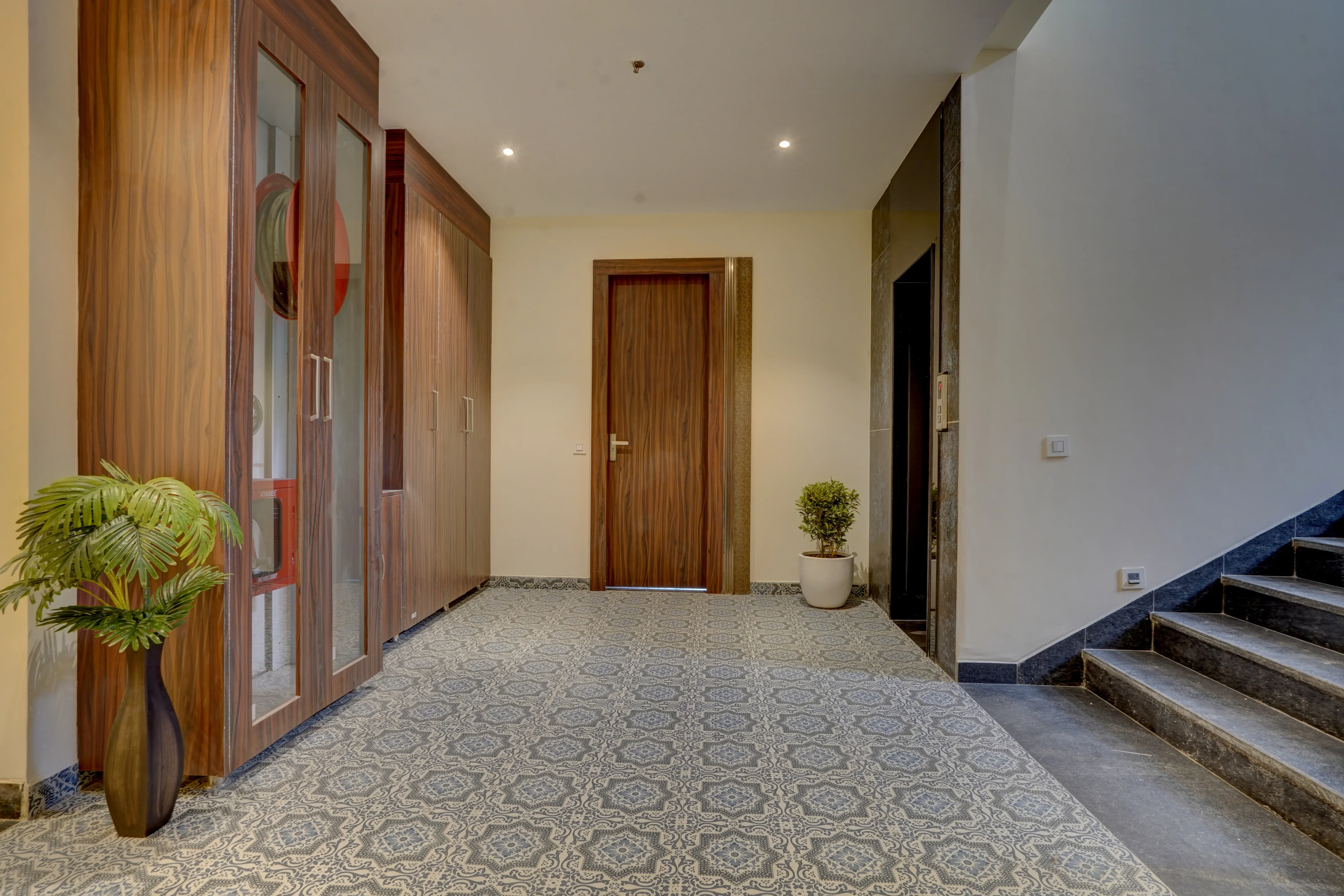 Serene Woods Hotel | 1-Room Retreat With Balcony, Lift & Restaurant Amid Nature — photo 19