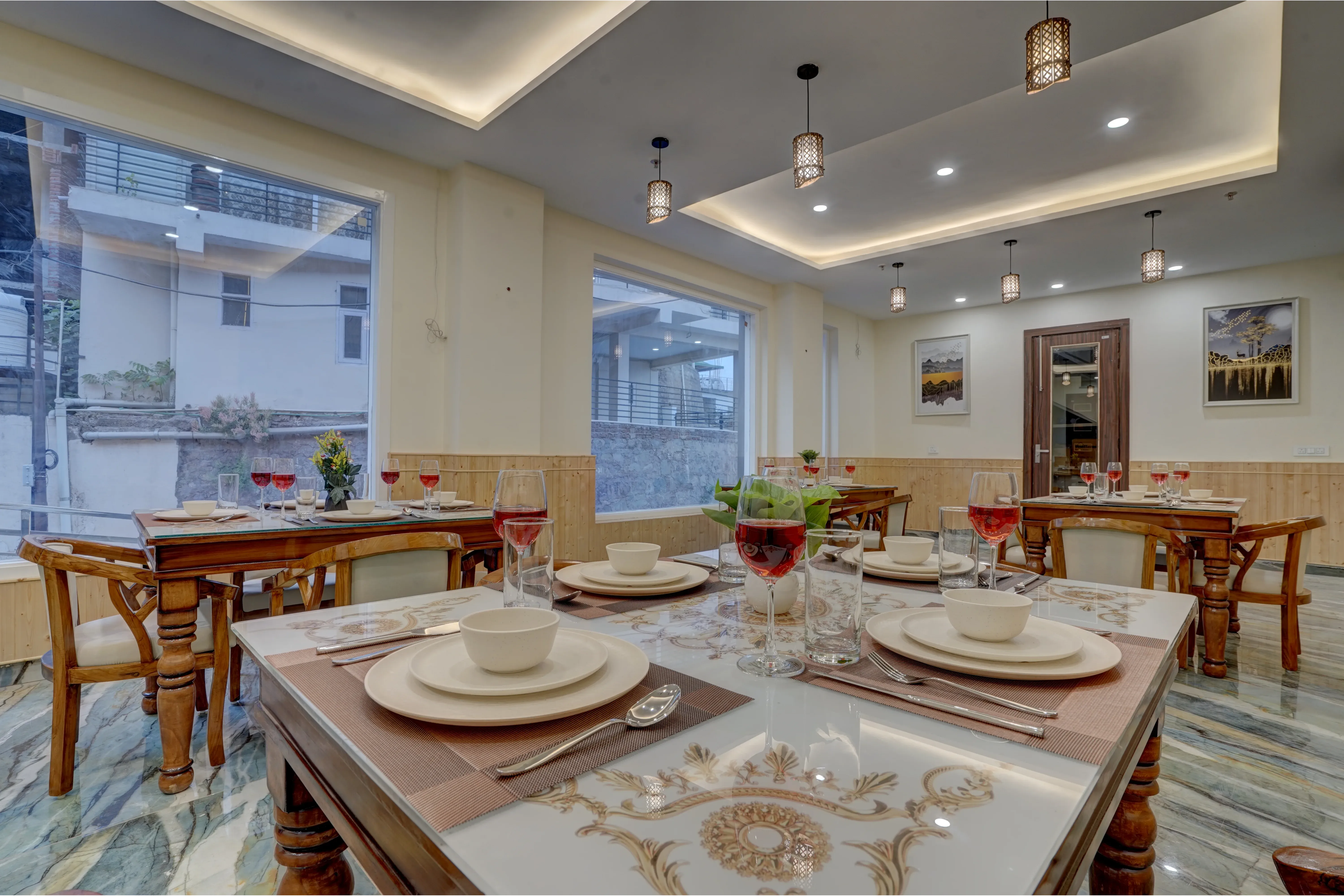 Serene Woods Hotel | 1-Room Retreat With Balcony, Lift & Restaurant Amid Nature — photo 8