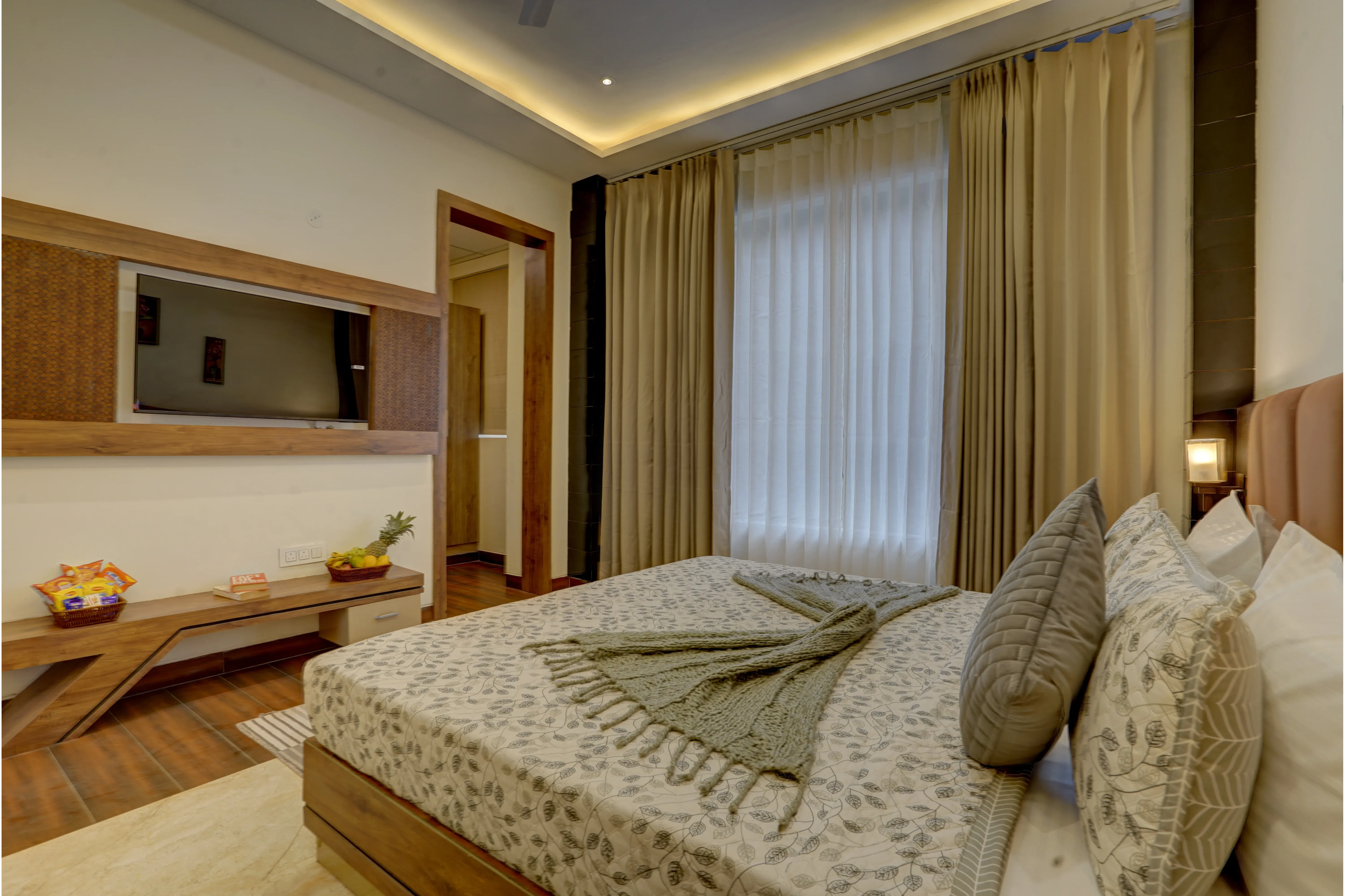 Serene Woods Hotel | 1-Room Retreat With Balcony, Lift & Restaurant Amid Nature — photo 24