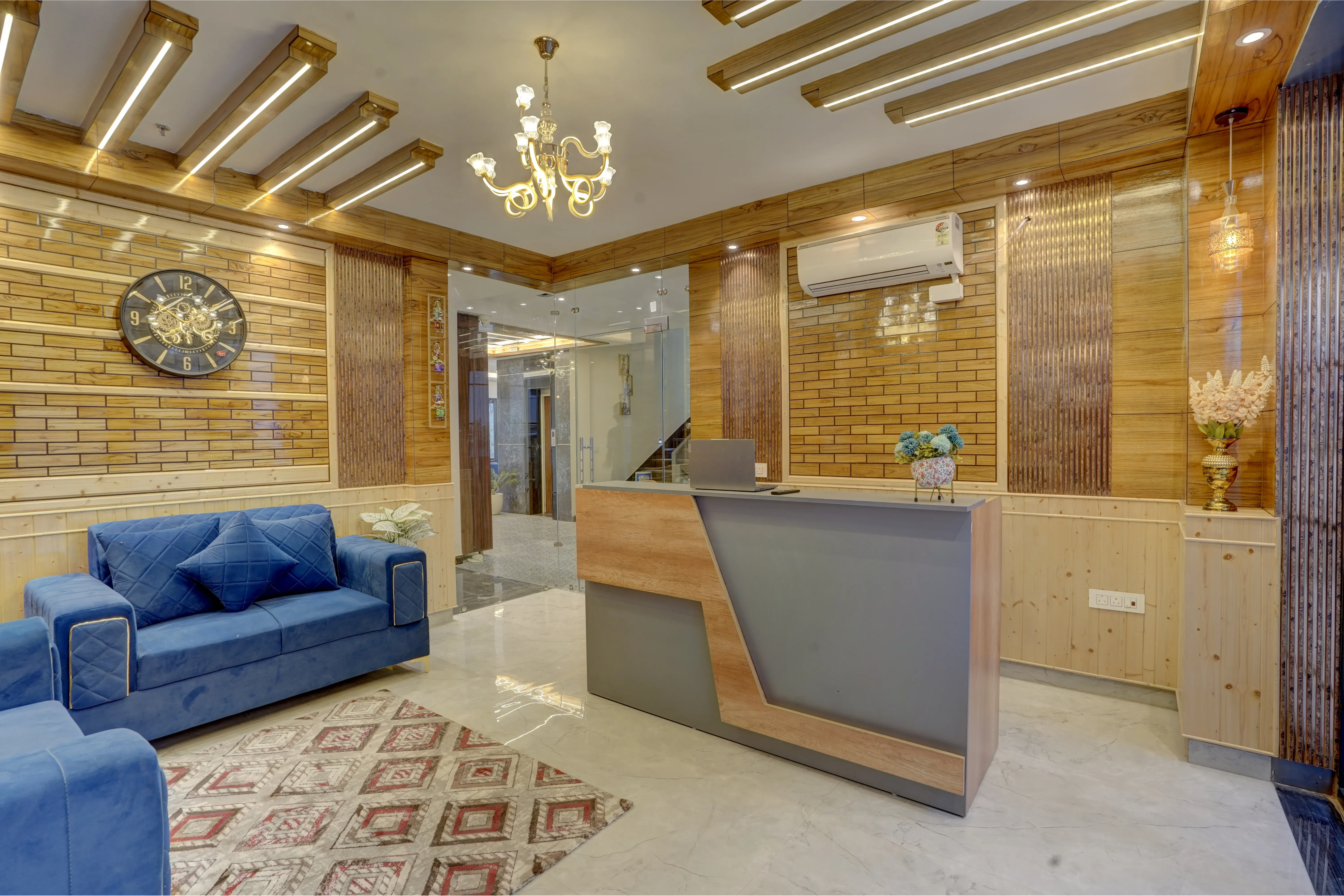 Serene Woods Hotel | 1-Room Retreat With Balcony, Lift & Restaurant Amid Nature — photo 16