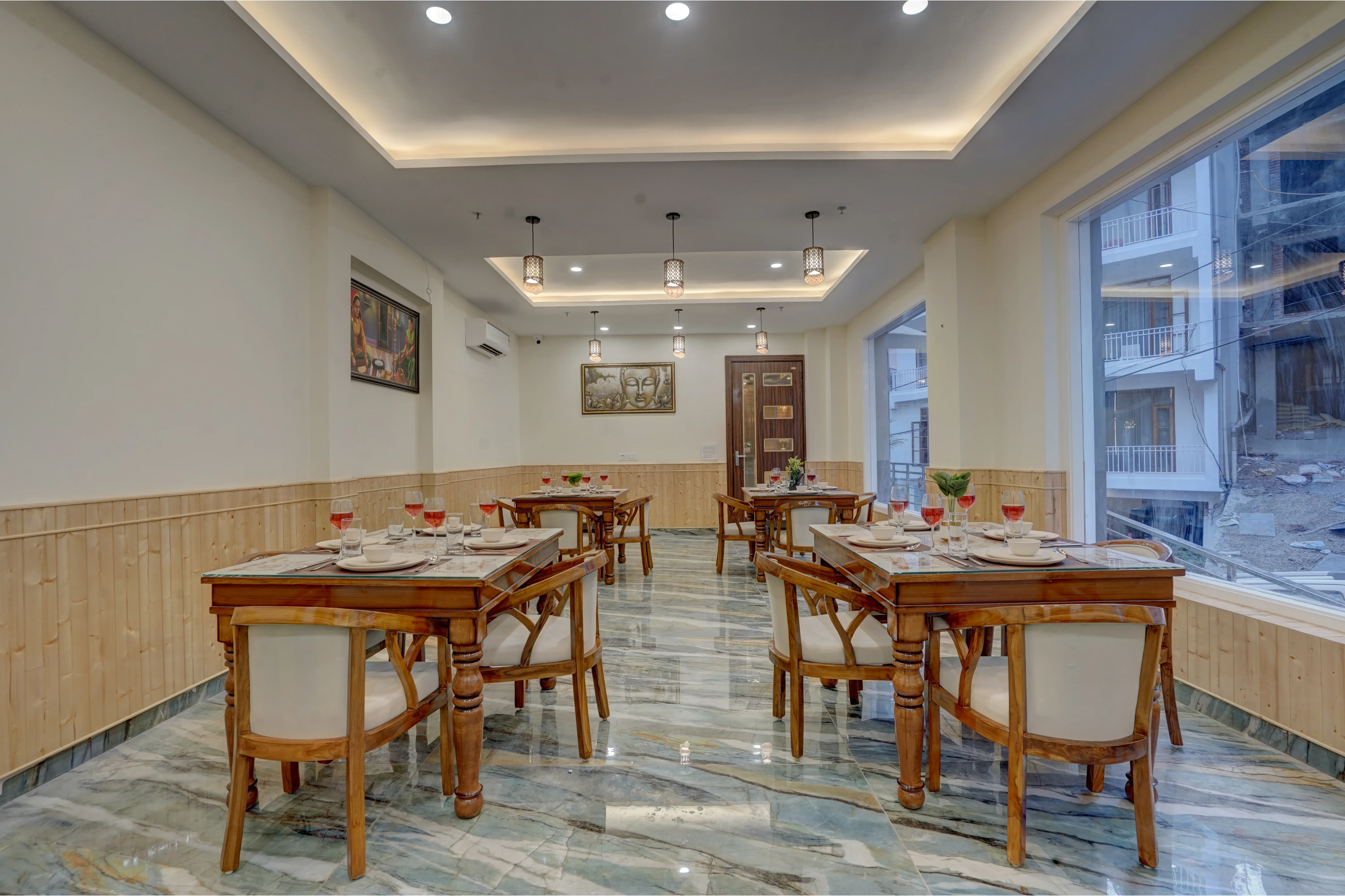 Serene Woods Hotel | 1-Room Retreat With Balcony, Lift & Restaurant Amid Nature — photo 9