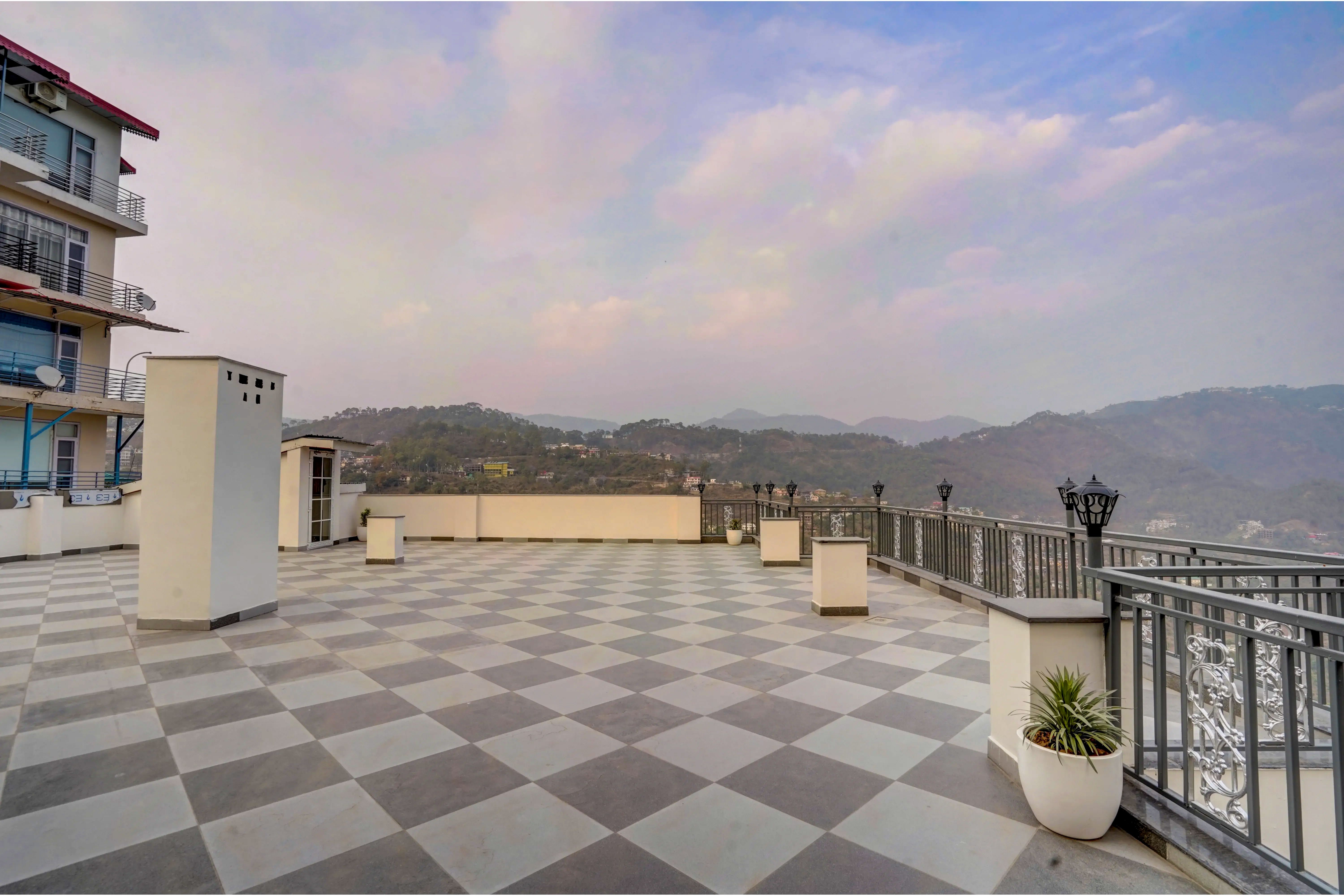 Serene Woods Hotel | 1-Room Retreat With Balcony, Lift & Restaurant Amid Nature — photo 6