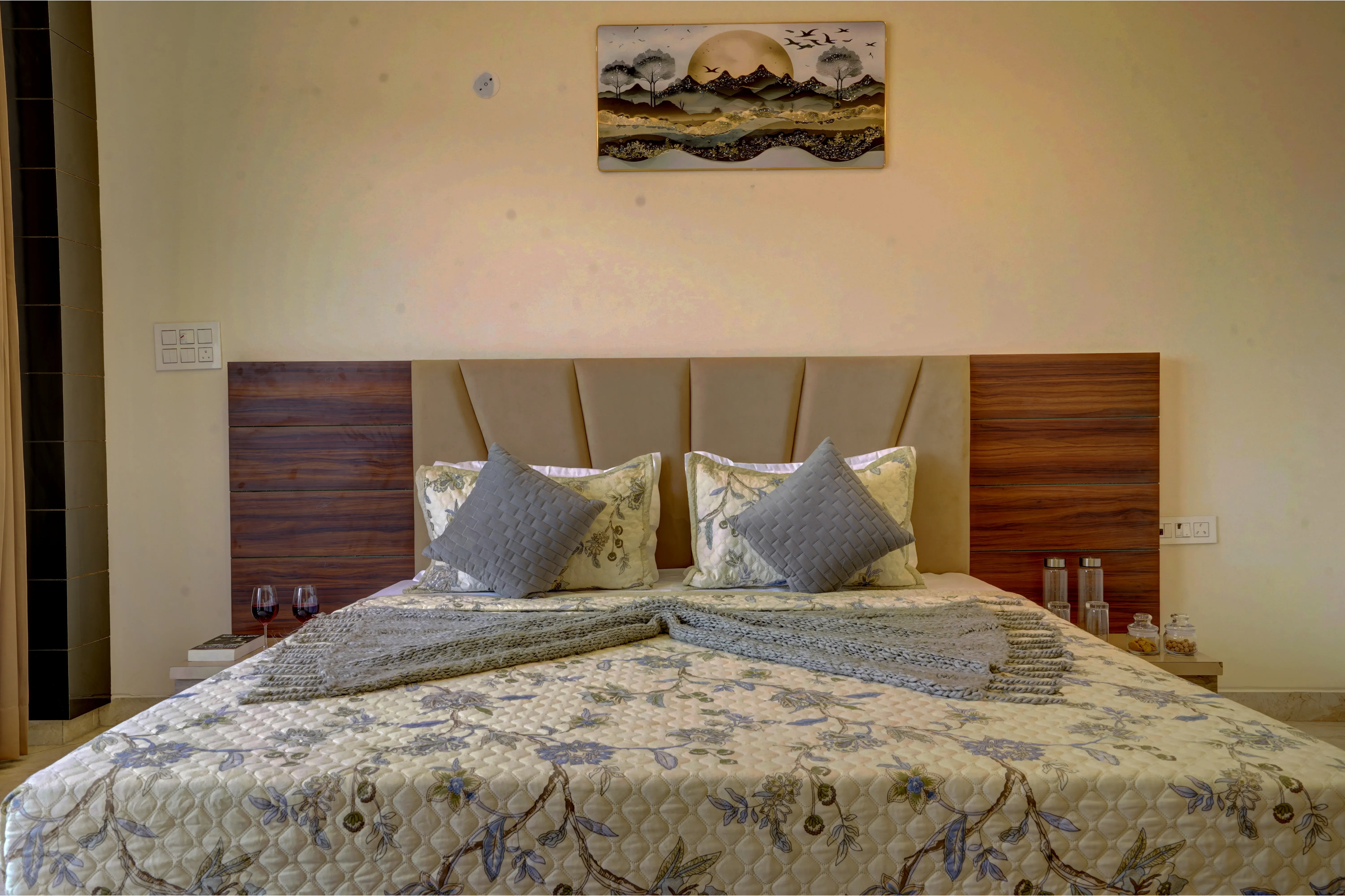Serene Woods Hotel | 1-Room Retreat With Balcony, Lift & Restaurant Amid Nature — photo 21