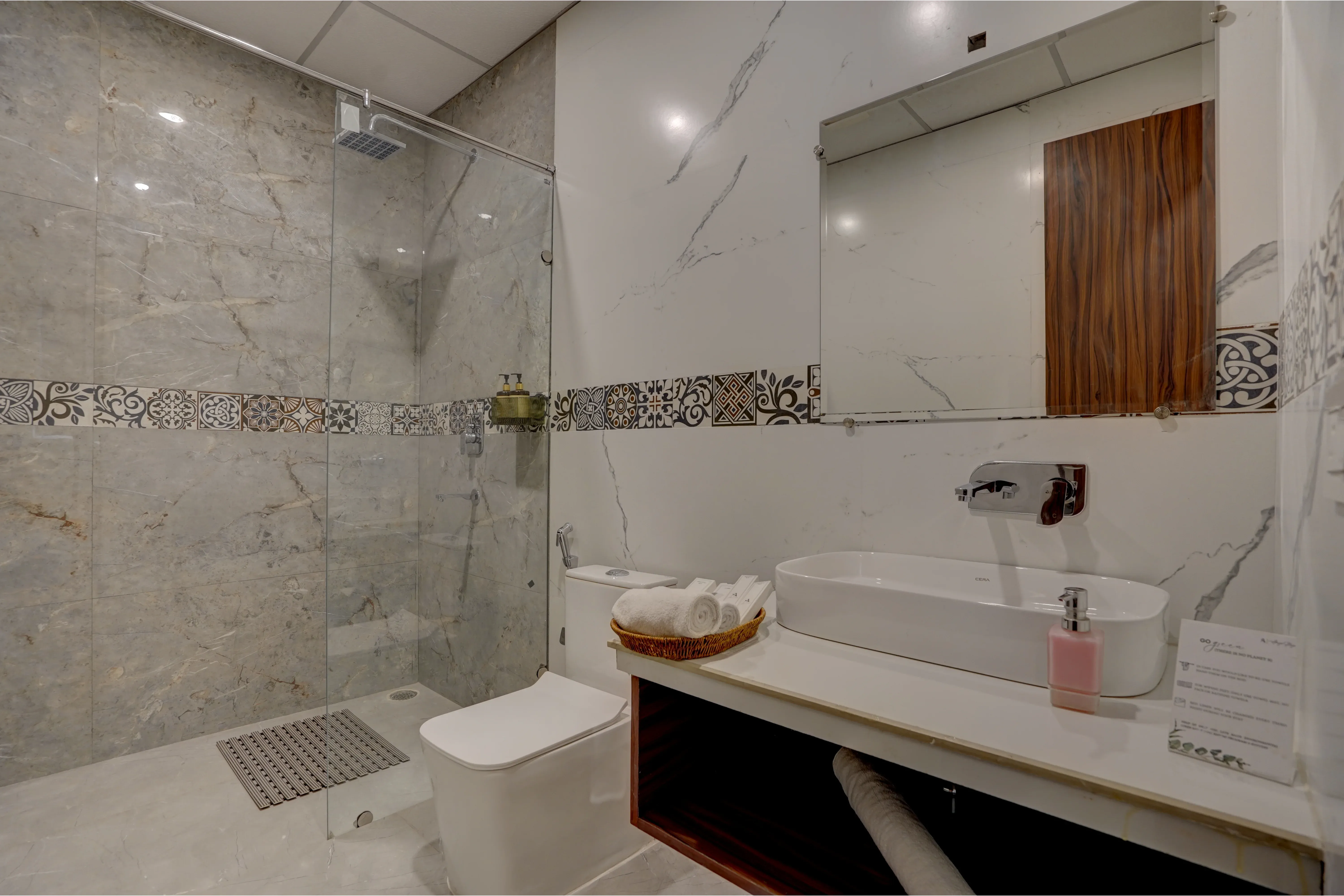Serene Woods Hotel | 1-Room Retreat With Balcony, Lift & Restaurant Amid Nature — photo 27