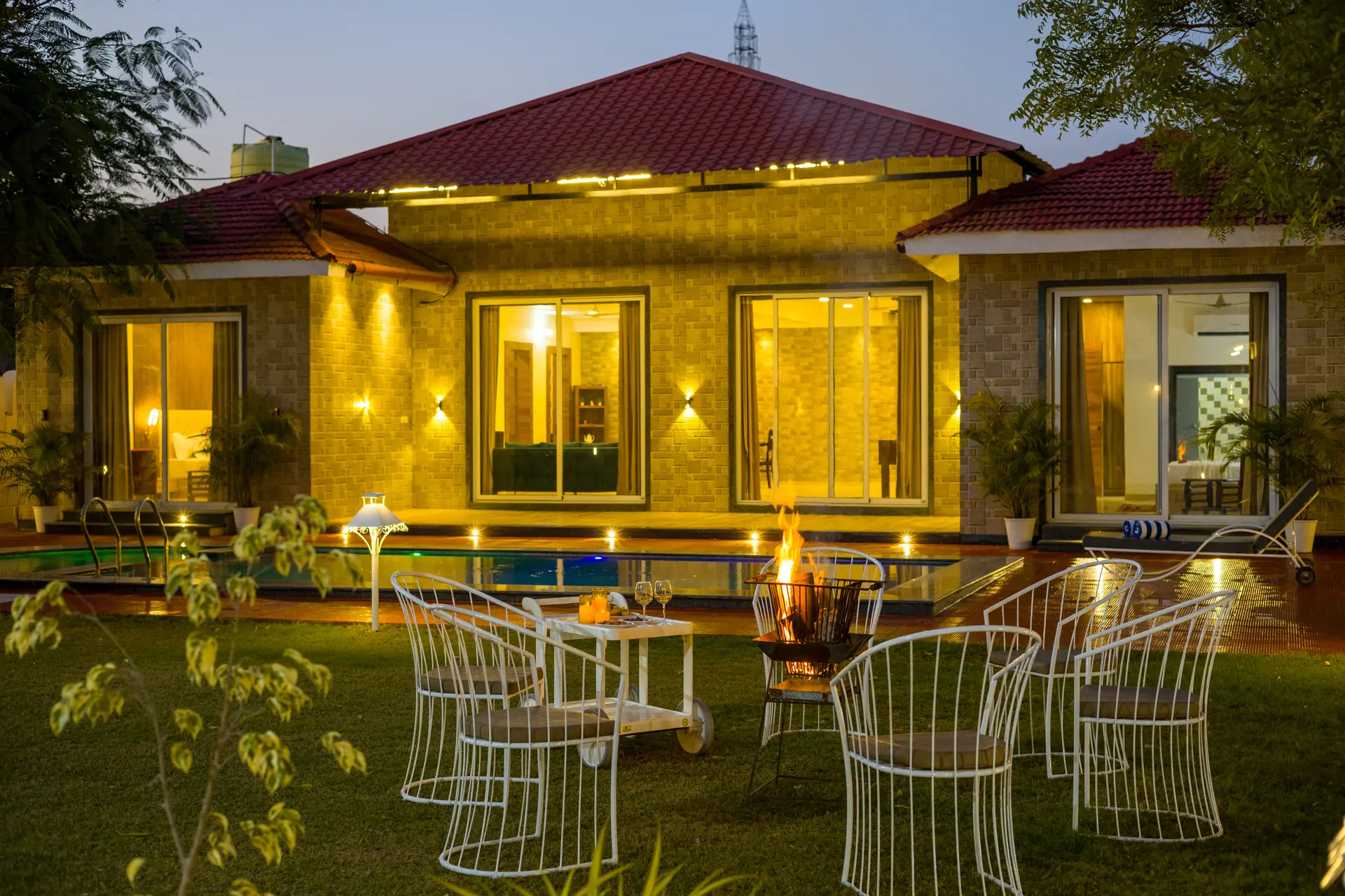 Roohmon’s Farm | Exquisite 5-BHK Retreat With Private Pool, Garden & Bar — photo 2
