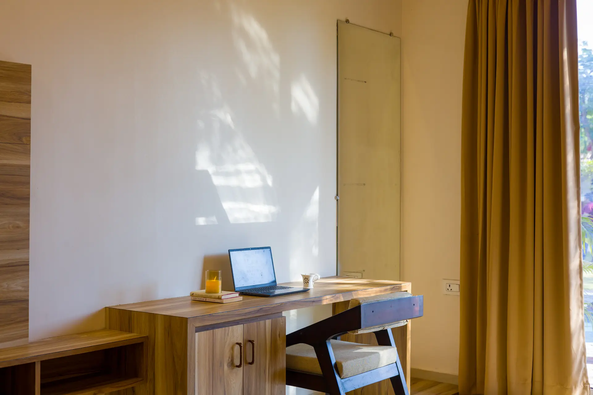Roohmon’s Farm | Exquisite 5-BHK Retreat With Private Pool, Garden & Bar — photo 17