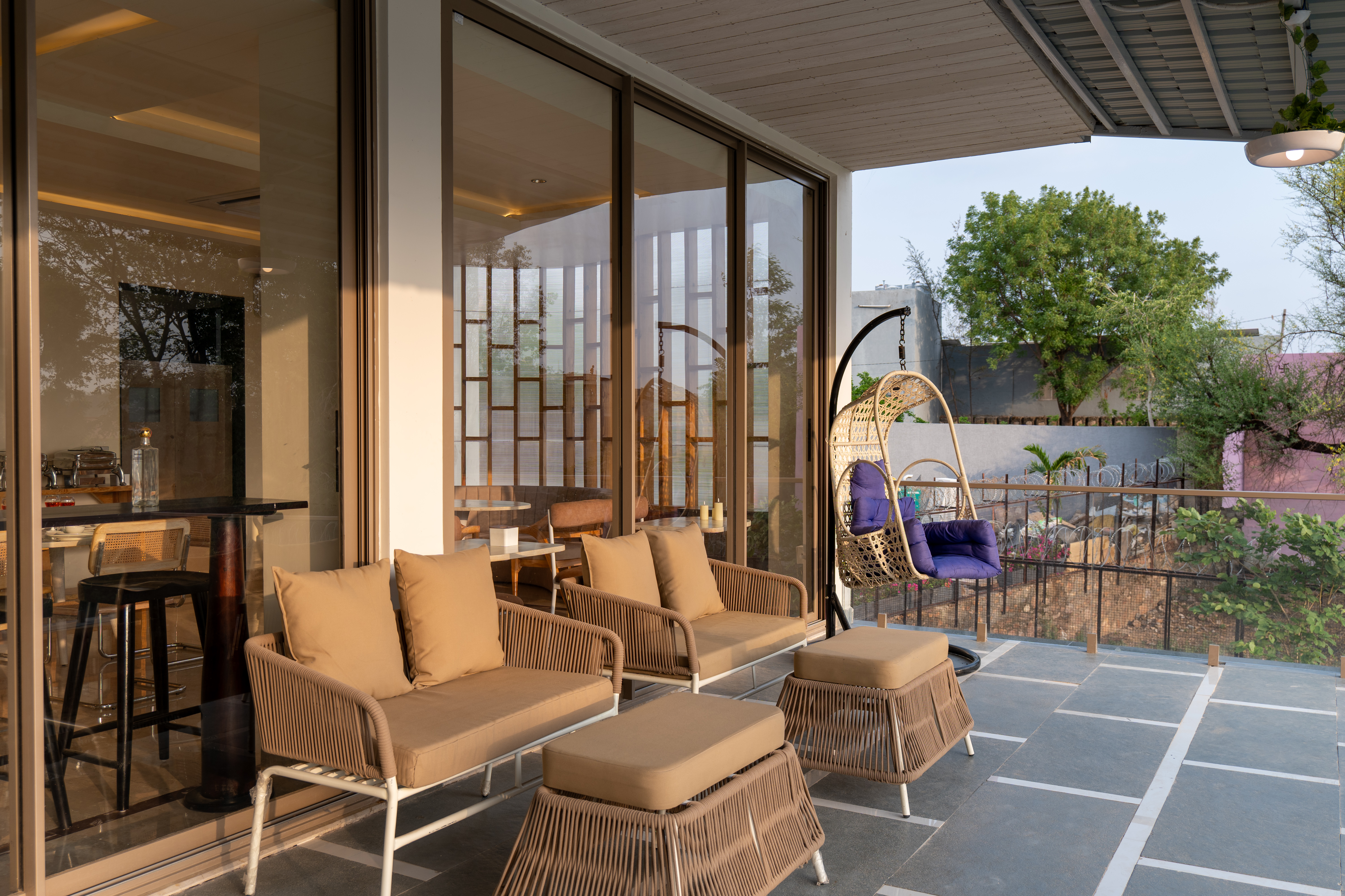 Miran by the lake | Pet-Friendly Boutique Room with Lake View, Infinity Edge Pool, Activity Room & Garden — photo 8