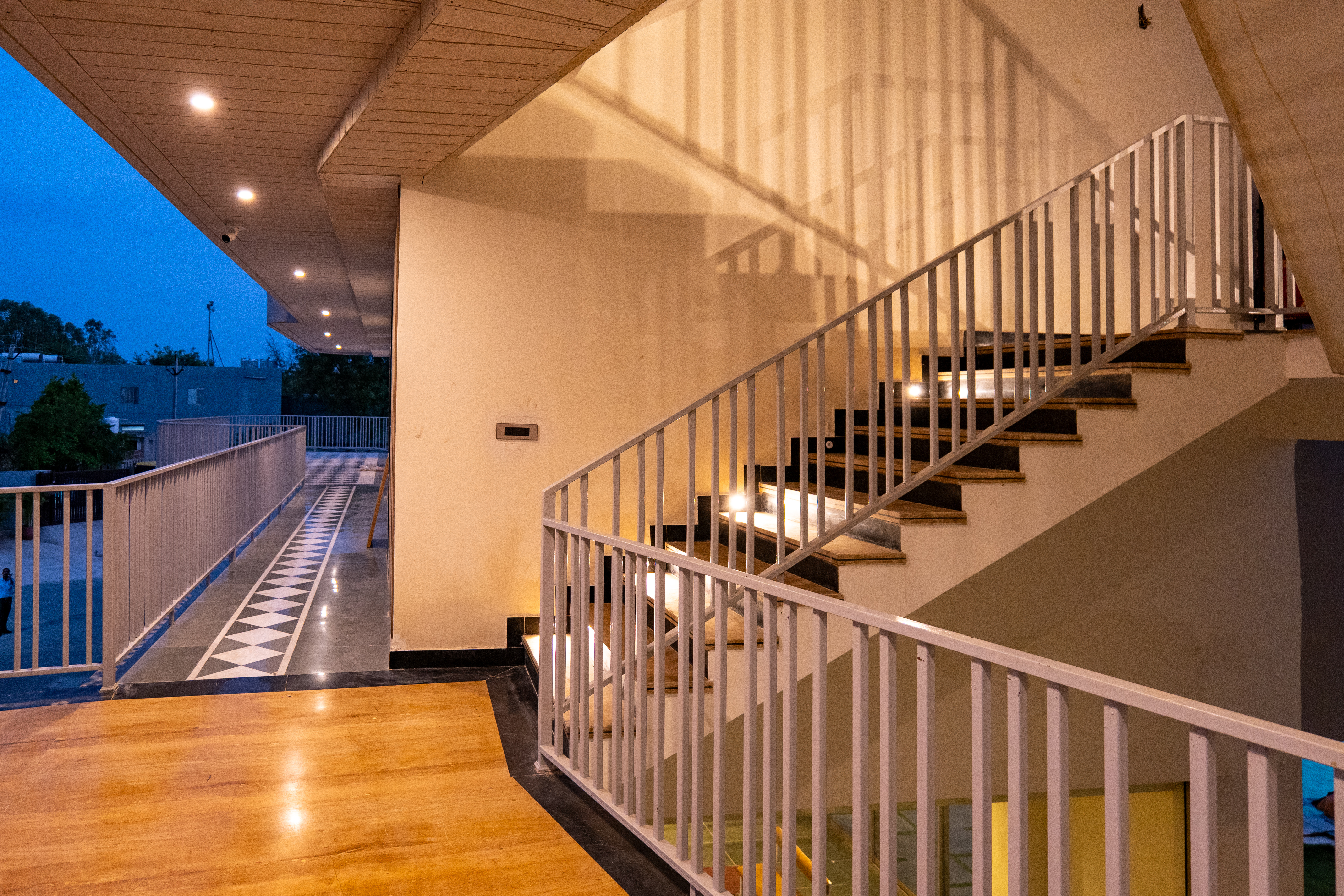 Miran by the lake | Pet-Friendly Boutique Room with Lake View, Infinity Edge Pool, Activity Room & Garden — photo 10