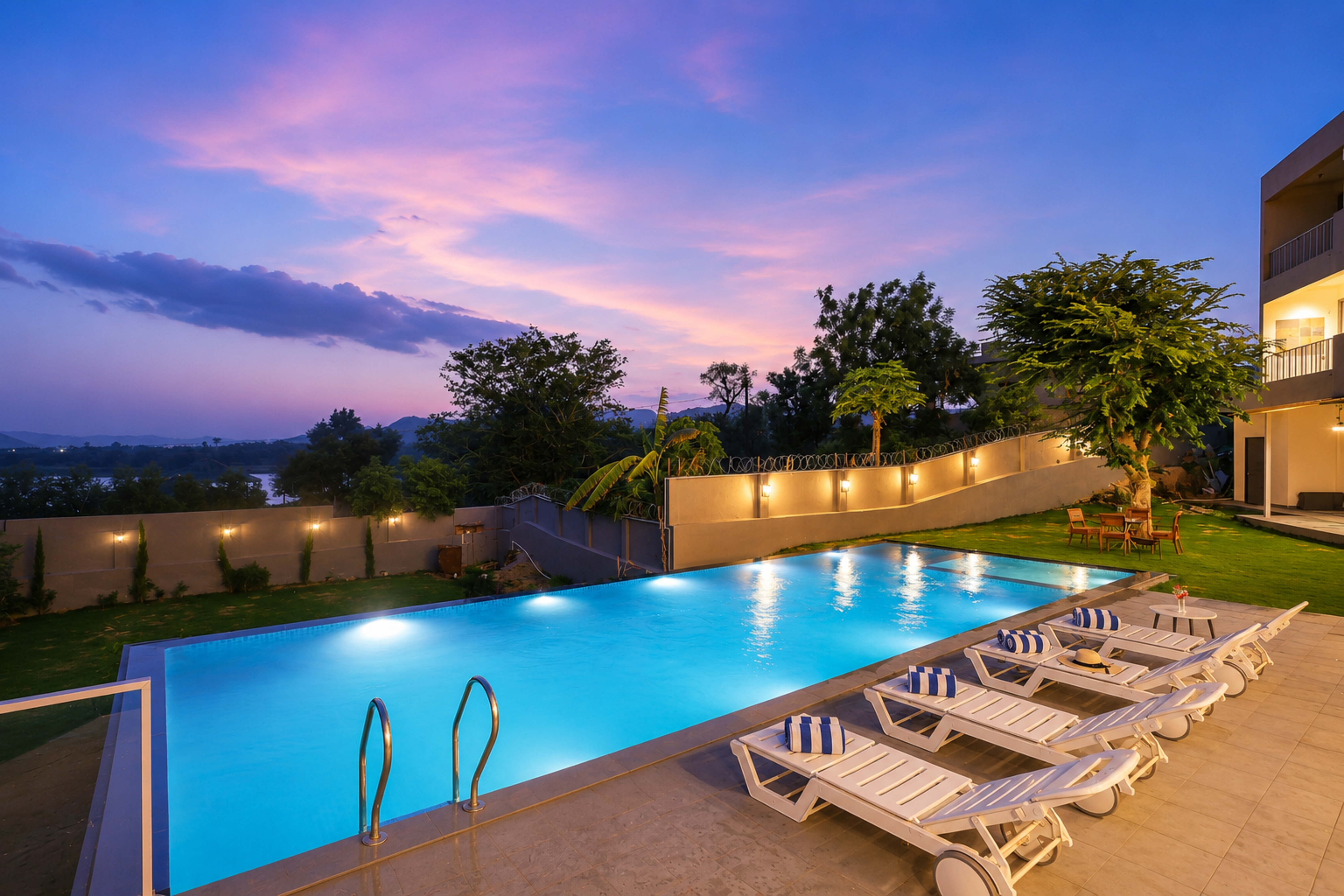 Miran by the lake | Pet-Friendly Boutique Room with Lake View, Infinity Edge Pool, Activity Room & Garden — photo 26