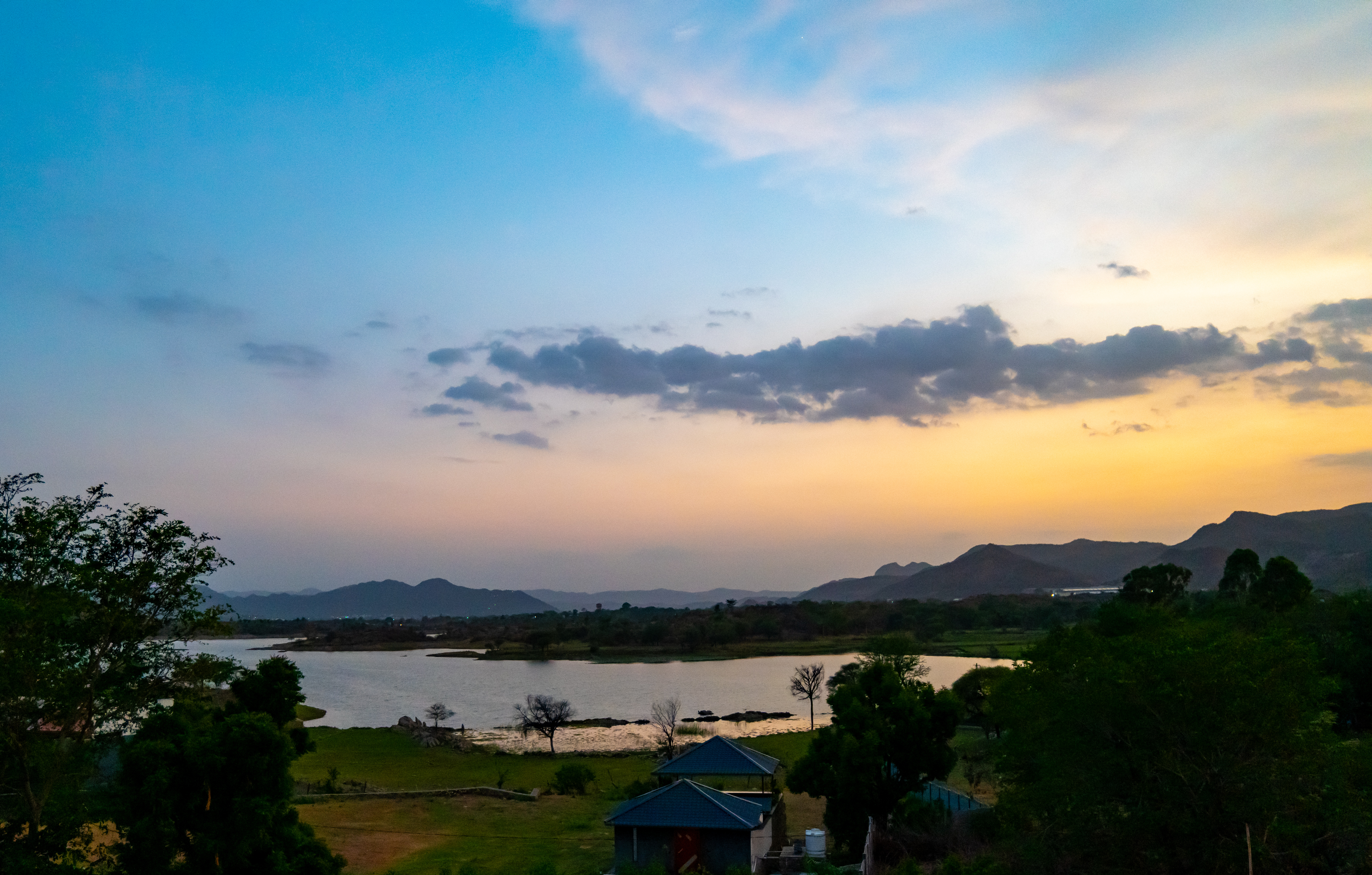 Miran by the lake | Pet-Friendly Boutique Room with Lake View, Infinity Edge Pool, Activity Room & Garden — photo 7