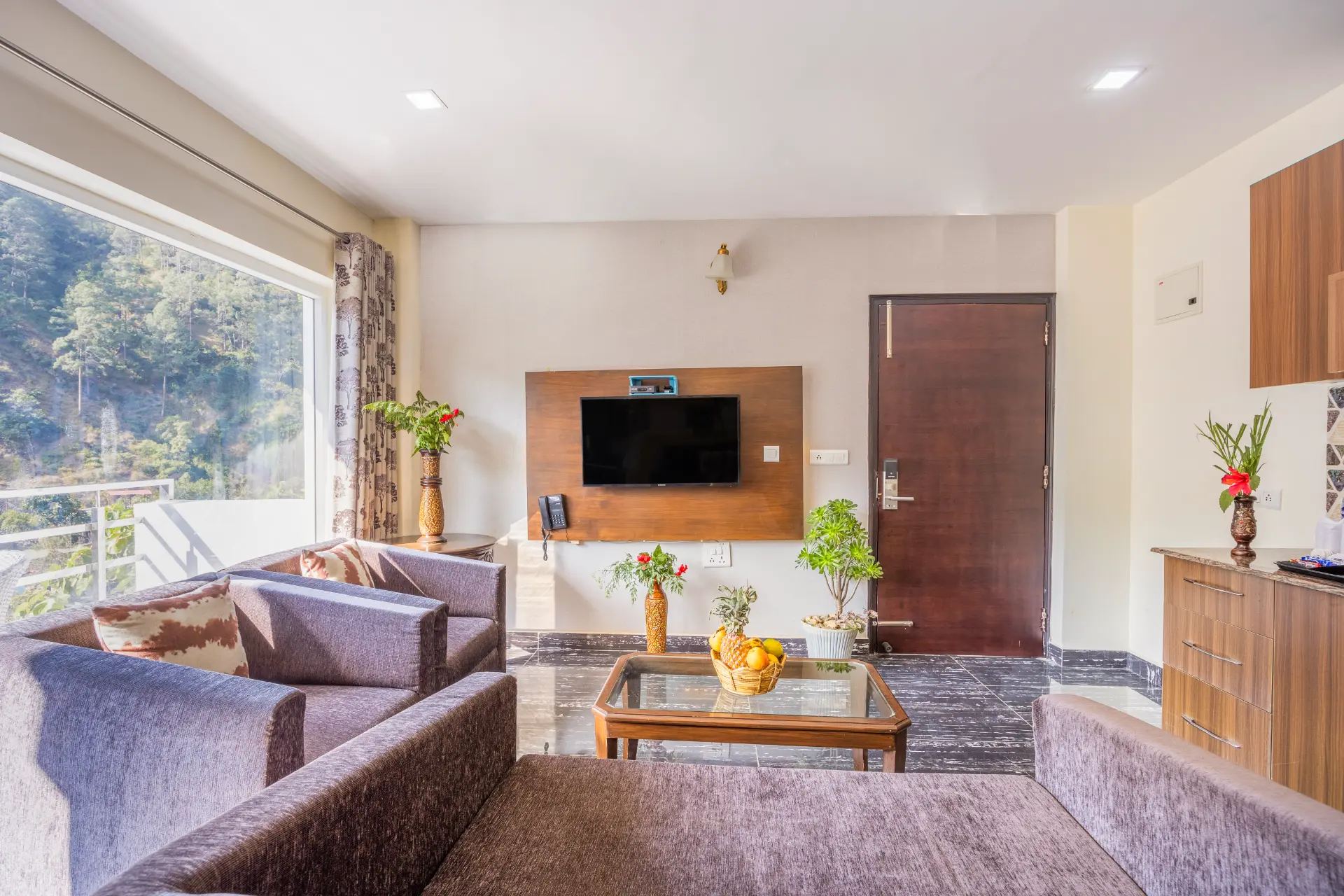 Kingdom Heartz | Cosy Pet-friendly Studio Apartment With Balcony, Common Pool, Common Garden & Restaurant — photo 14