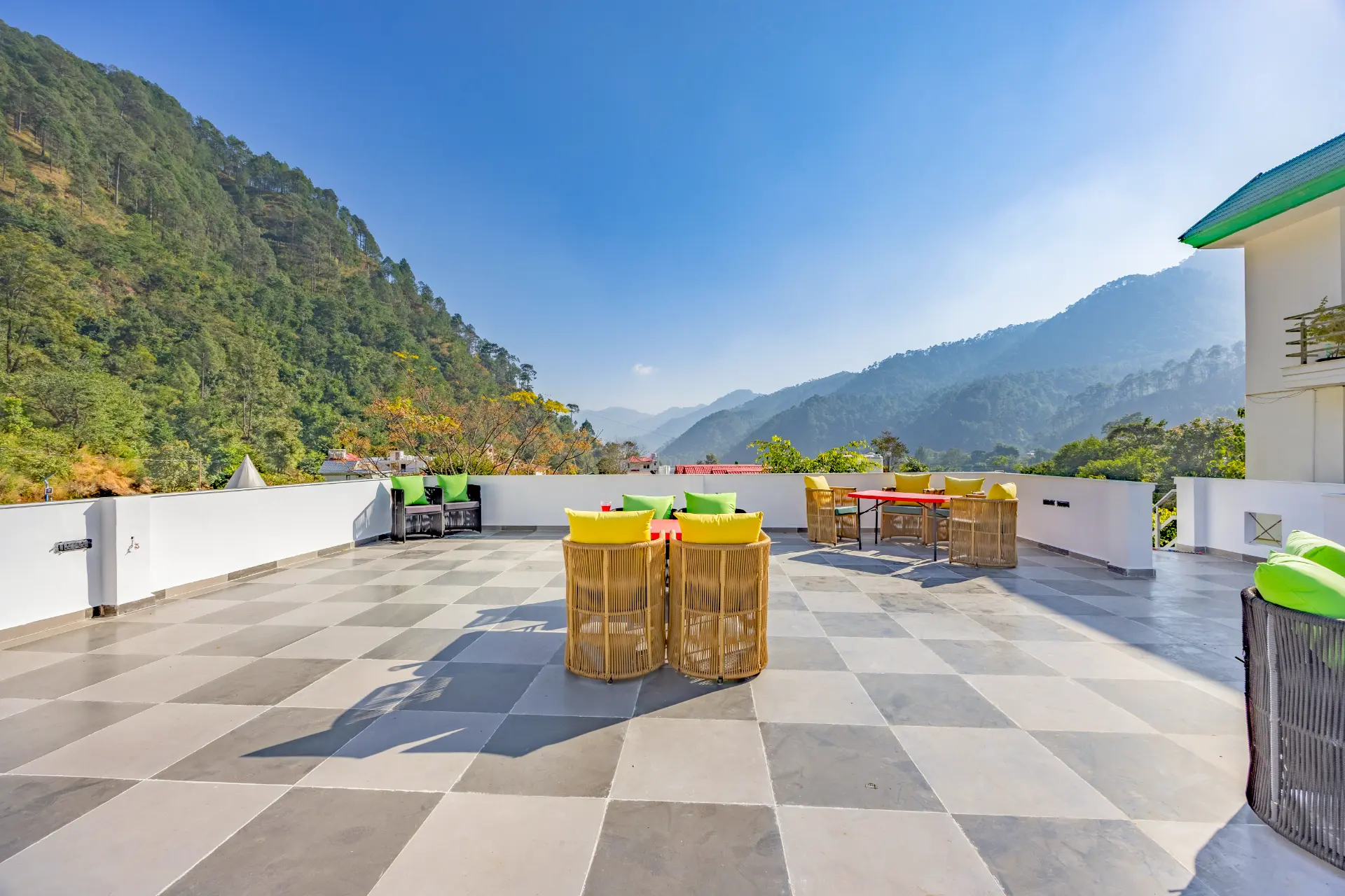 Kingdom Heartz | Cosy Pet-friendly Studio Apartment With Balcony, Common Pool, Common Garden & Restaurant — photo 2