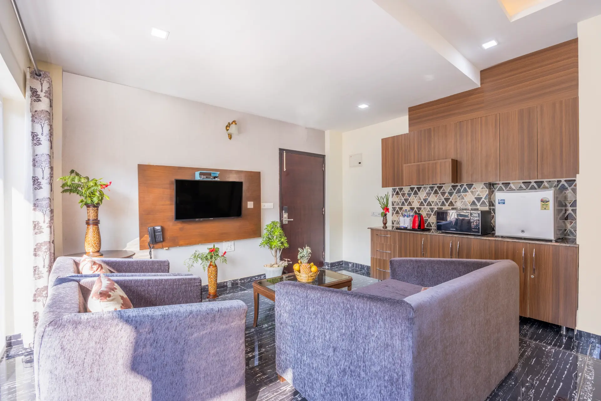 Kingdom Heartz | Cosy Pet-friendly Studio Apartment With Balcony, Common Pool, Common Garden & Restaurant — photo 13