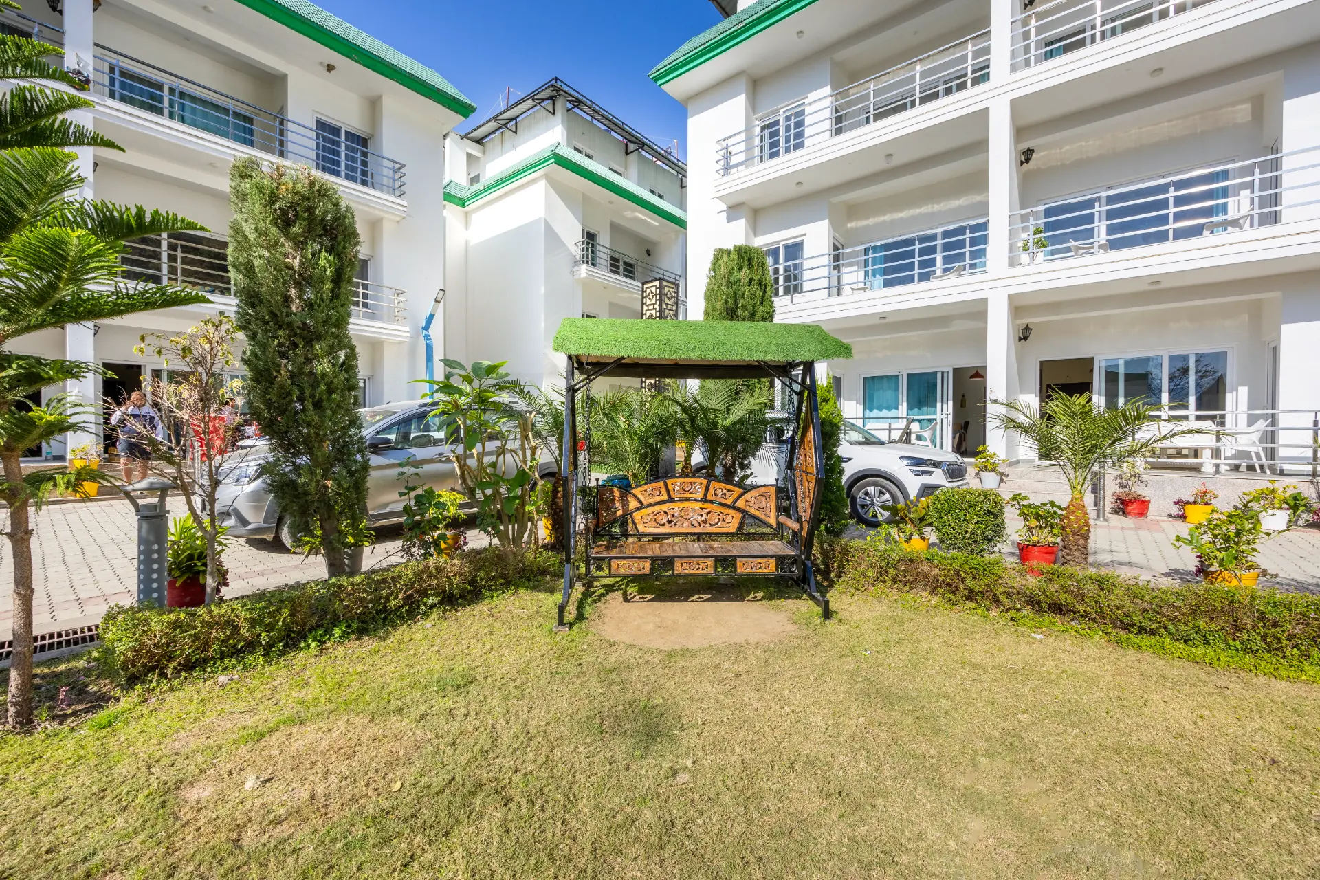 Kingdom Heartz | Cosy Pet-friendly Studio Apartment With Balcony, Common Pool, Common Garden & Restaurant — photo 3
