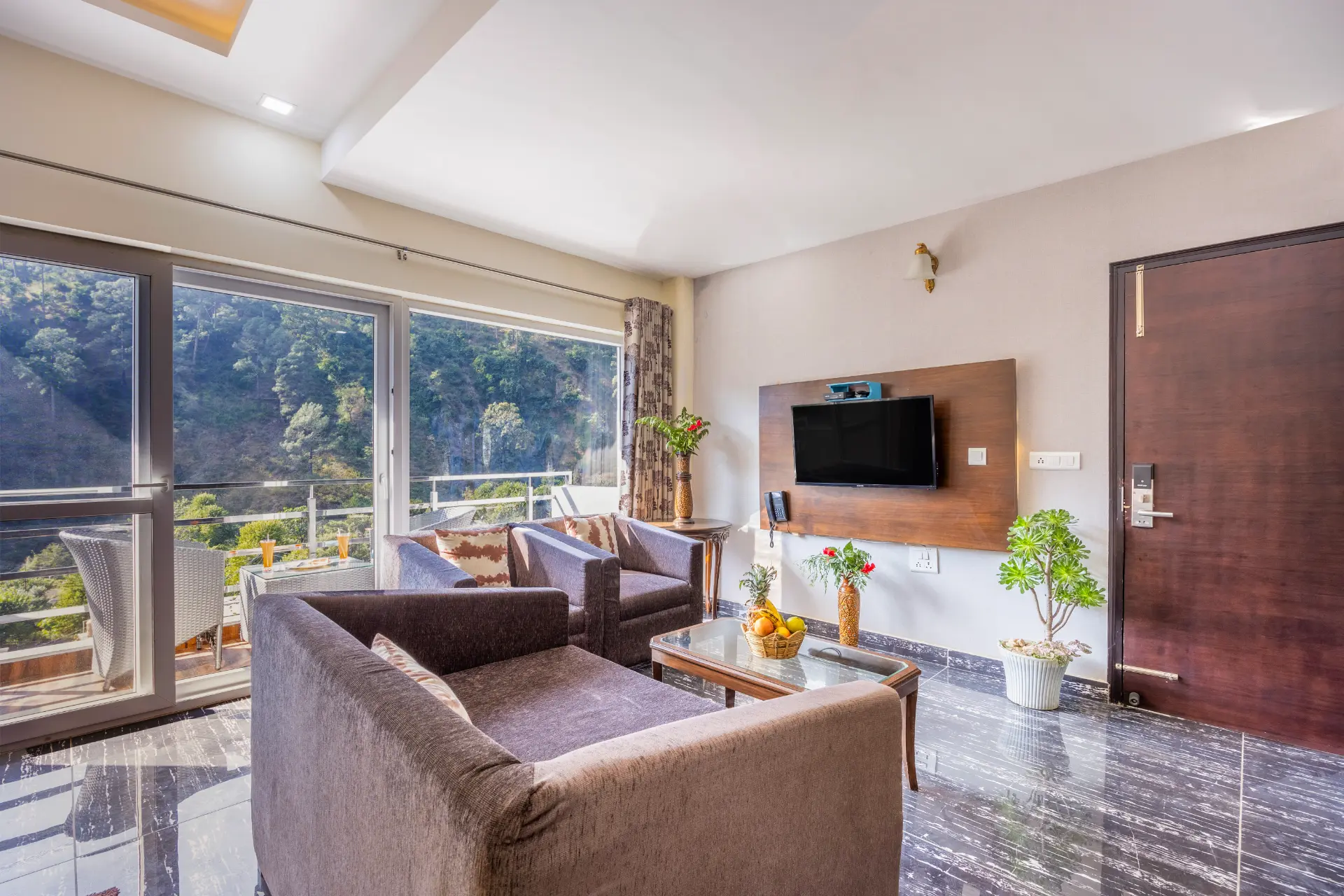 Kingdom Heartz | Cosy Pet-friendly Studio Apartment With Balcony, Common Pool, Common Garden & Restaurant — photo 15