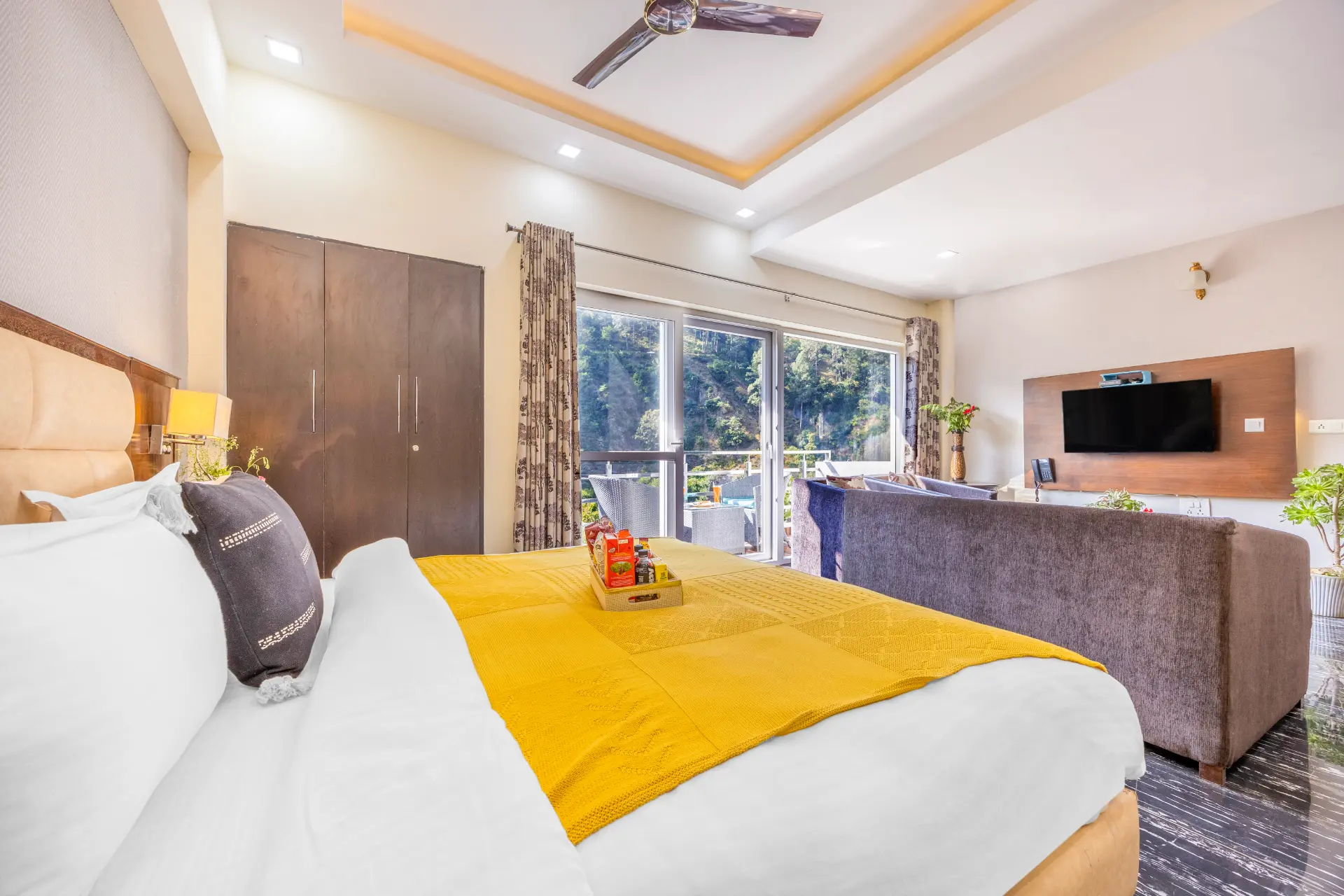 Kingdom Heartz | Cosy Pet-friendly Studio Apartment With Balcony, Common Pool, Common Garden & Restaurant — photo 9