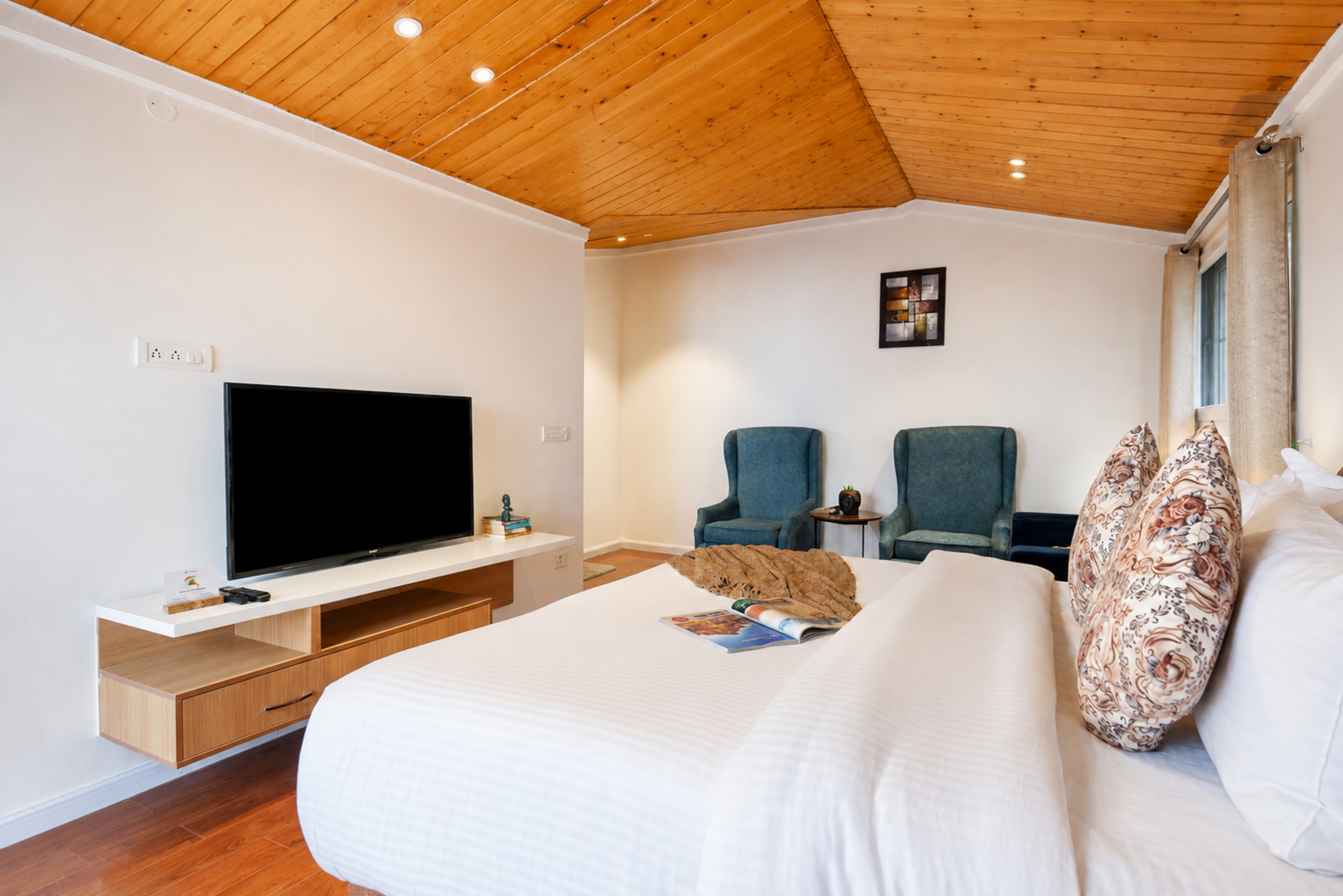 Fir Holiday In Homestay | Pet-Friendly 4 BHK Attic Apartment with Private Balconies, Forest View, Reception & Indoor Games — photo 27