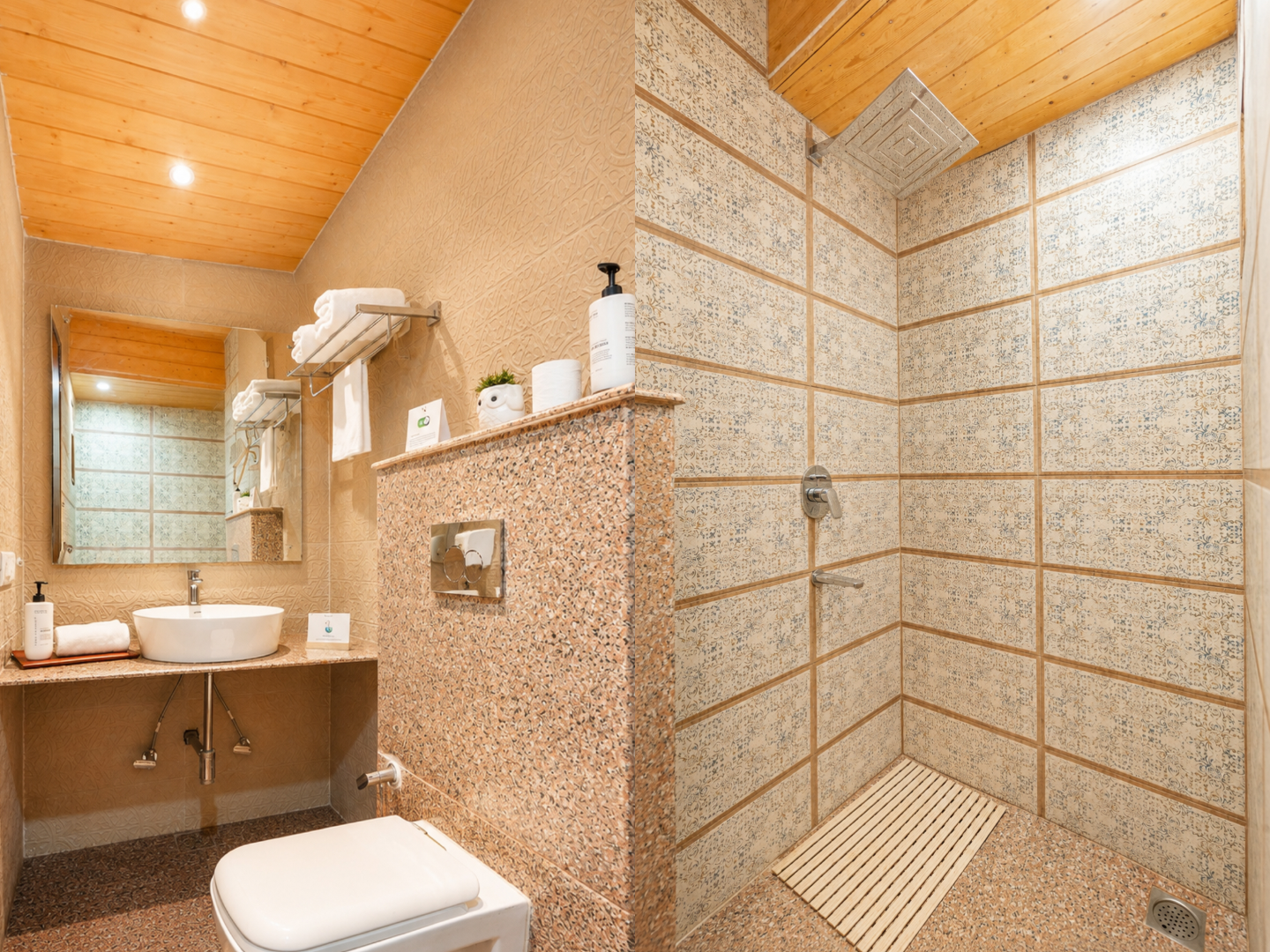 Fir Holiday In Homestay | Pet-Friendly 4 BHK Attic Apartment with Private Balconies, Forest View, Reception & Indoor Games — photo 28