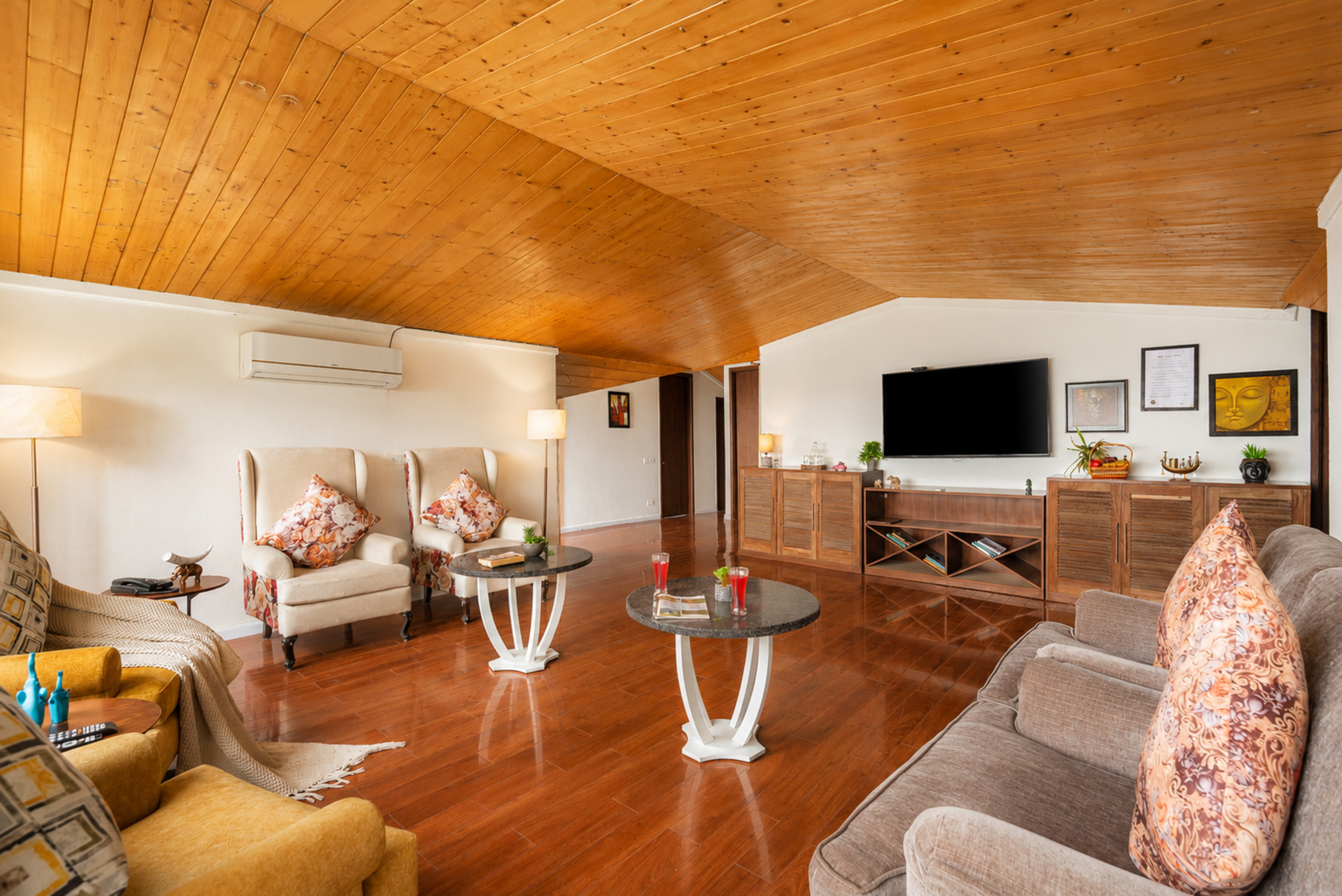 Fir Holiday In Homestay | Pet-Friendly 4 BHK Attic Apartment with Private Balconies, Forest View, Reception & Indoor Games — photo 5