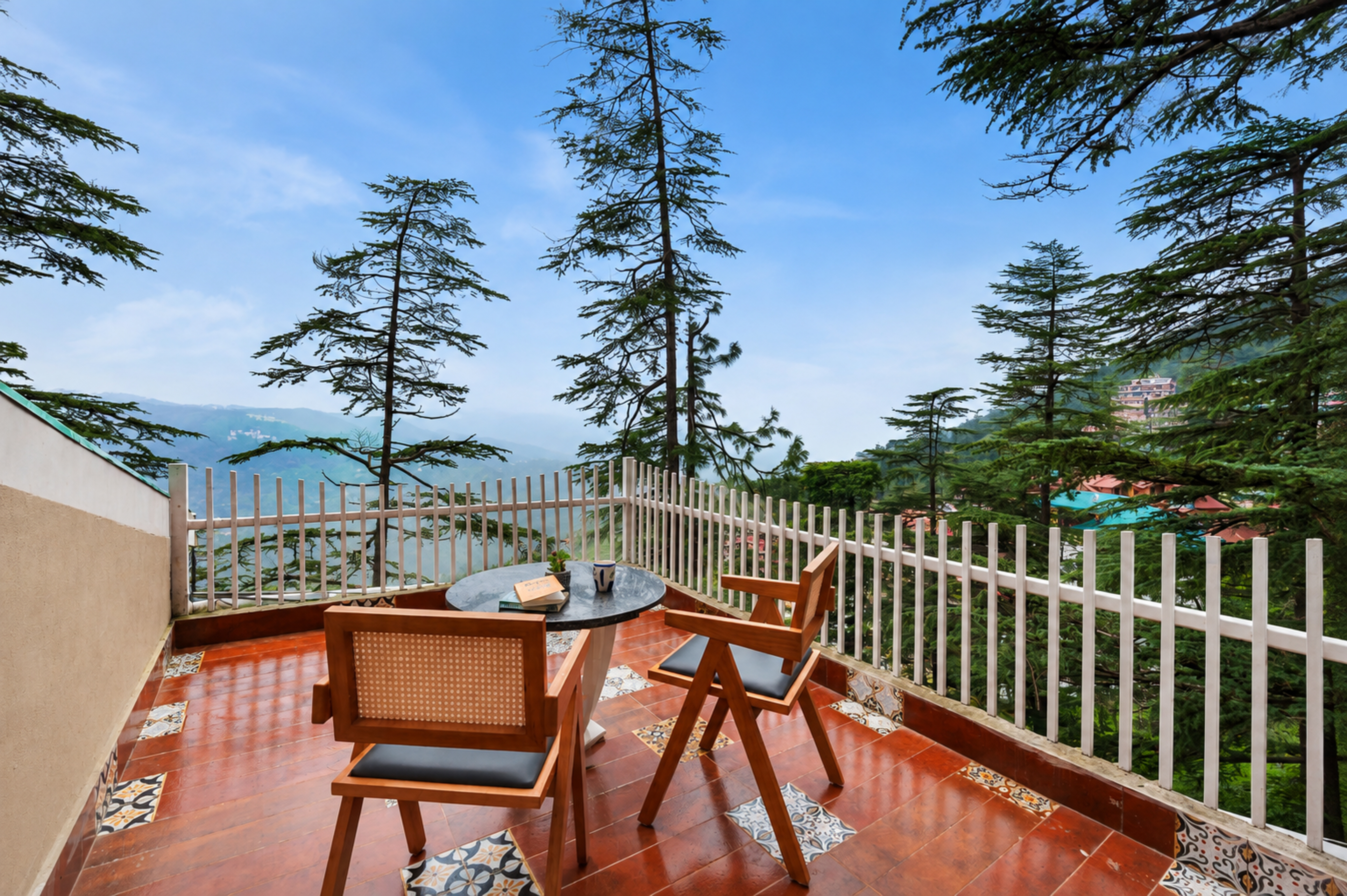 Fir Holiday In Homestay | Pet-Friendly 4 BHK Attic Apartment with Private Balconies, Forest View, Reception & Indoor Games — photo 10