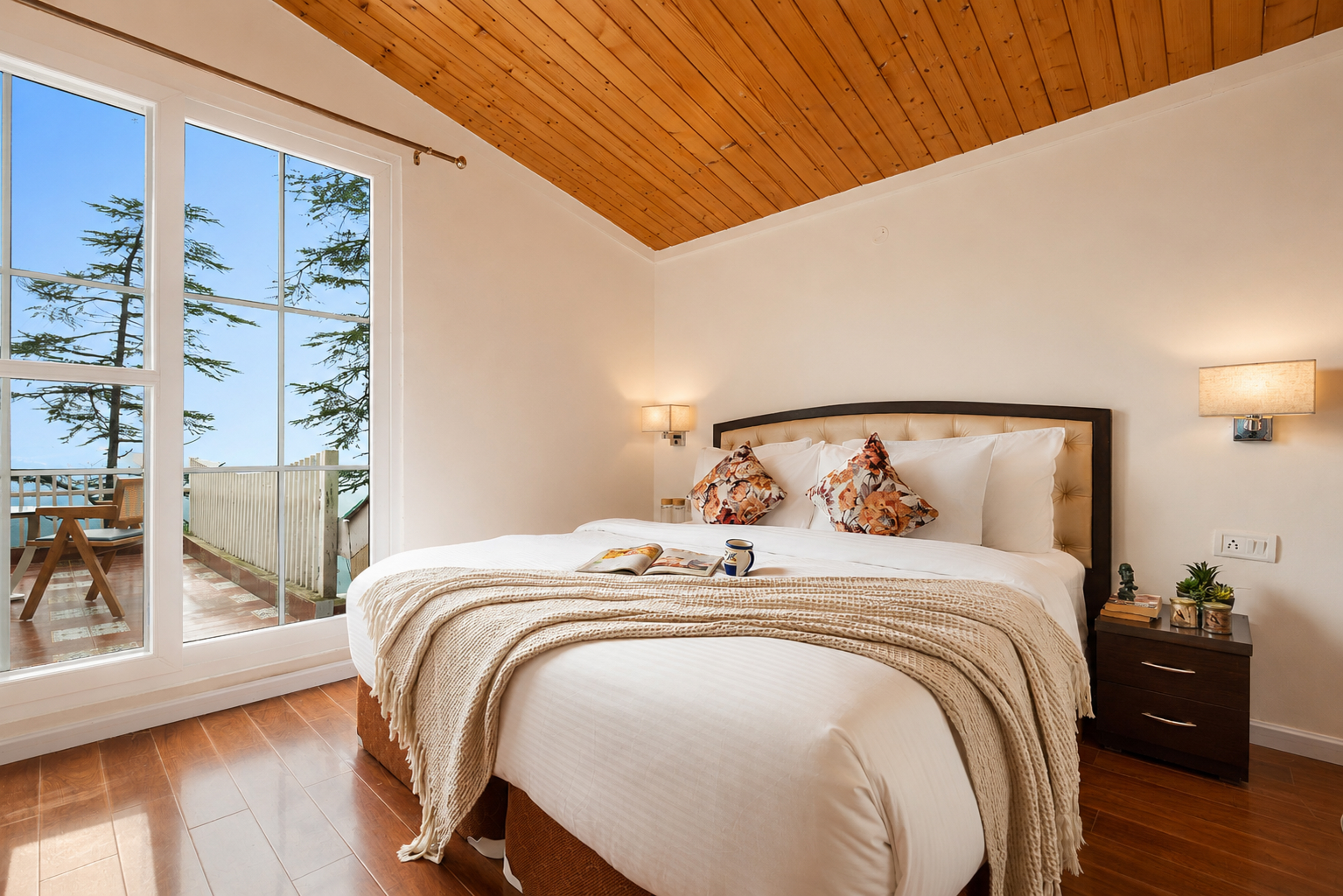 Fir Holiday In Homestay | Pet-Friendly 4 BHK Attic Apartment with Private Balconies, Forest View, Reception & Indoor Games — photo 11