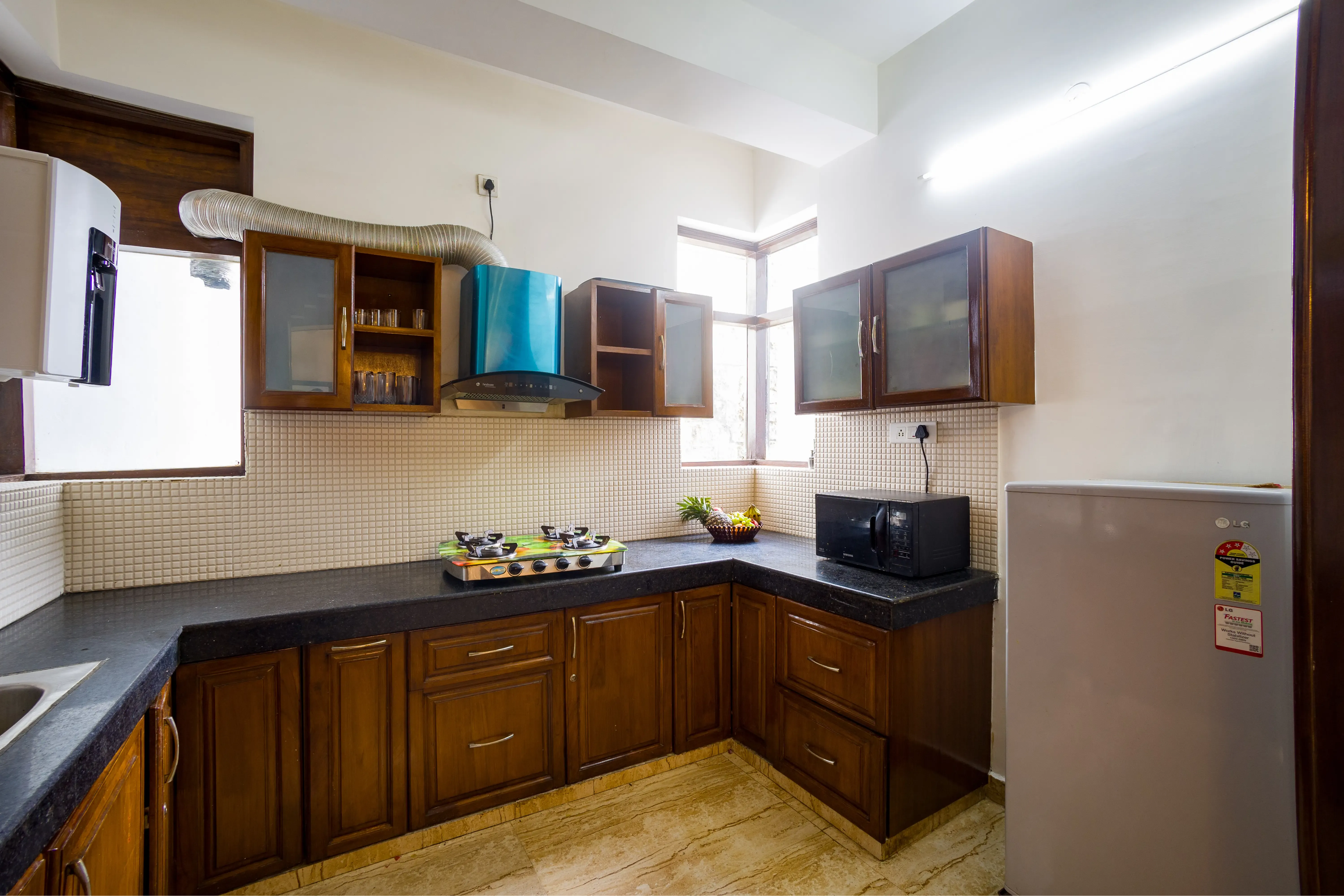 Kasauli Woods Cottage | Hillside 3-BHK Retreat With Outdoor Lounge, Balcony & Scenic Views — photo 17