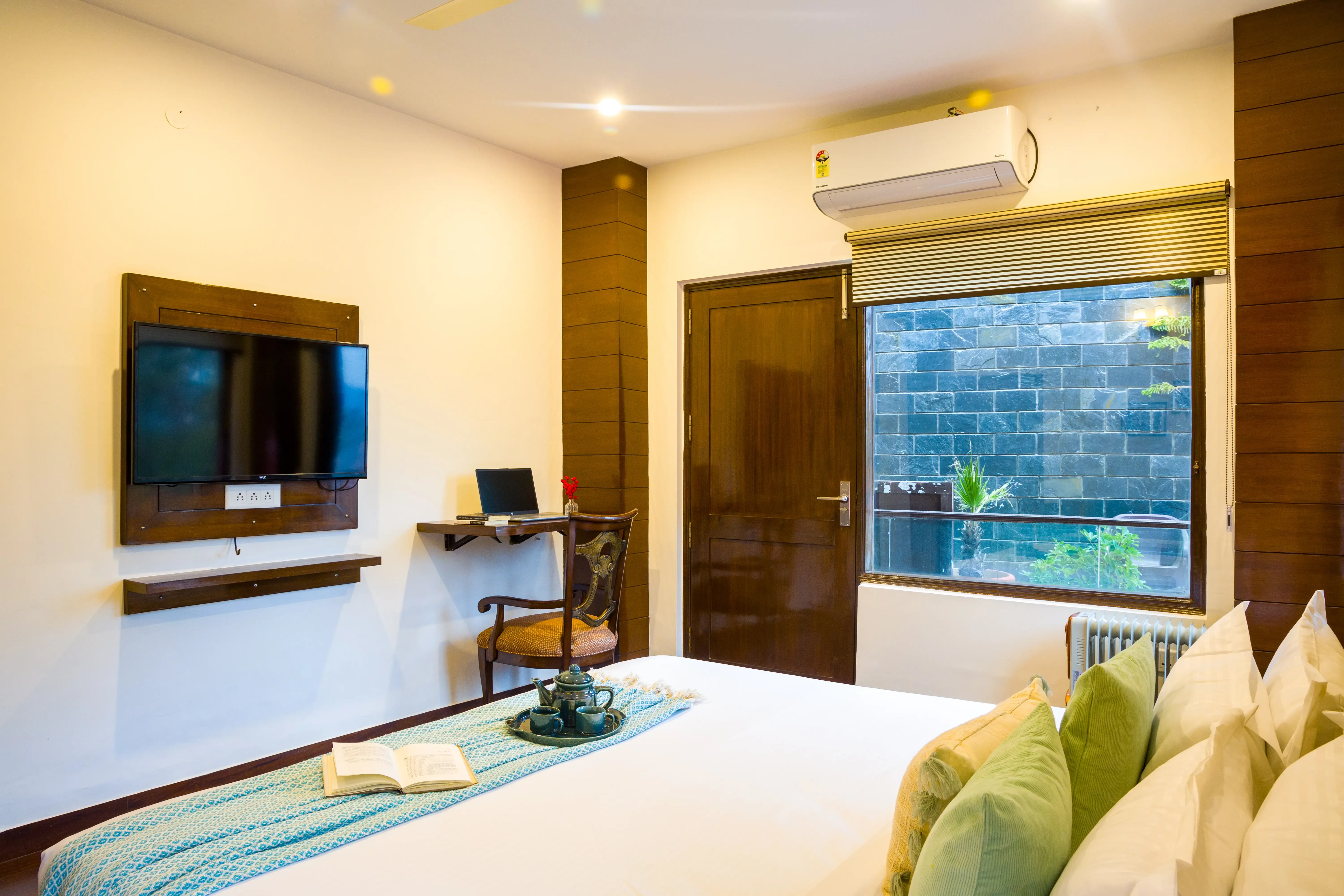 Kasauli Woods Cottage | Hillside 3-BHK Retreat With Outdoor Lounge, Balcony & Scenic Views — photo 29