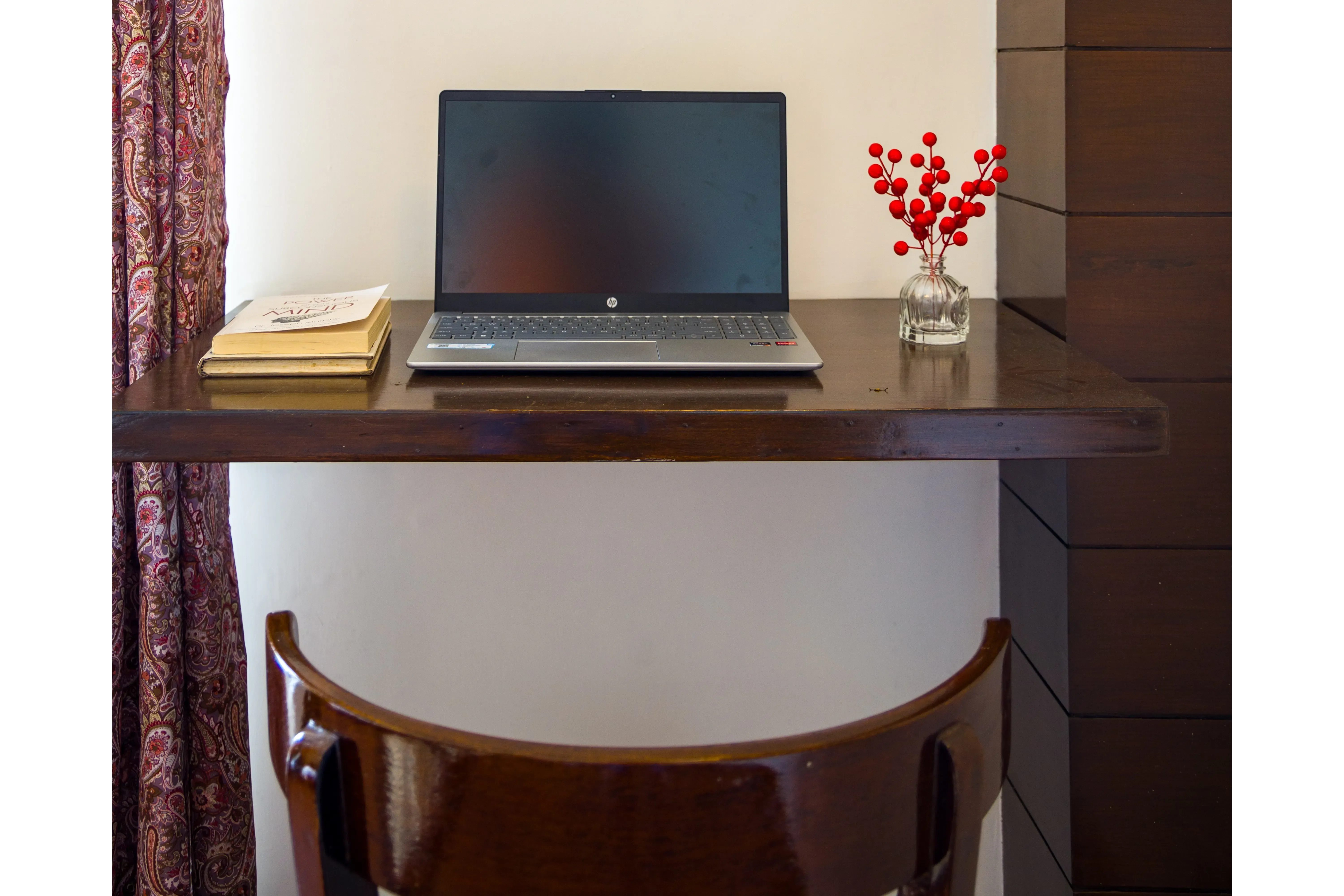 Kasauli Woods Cottage | Hillside 3-BHK Retreat With Outdoor Lounge, Balcony & Scenic Views — photo 22