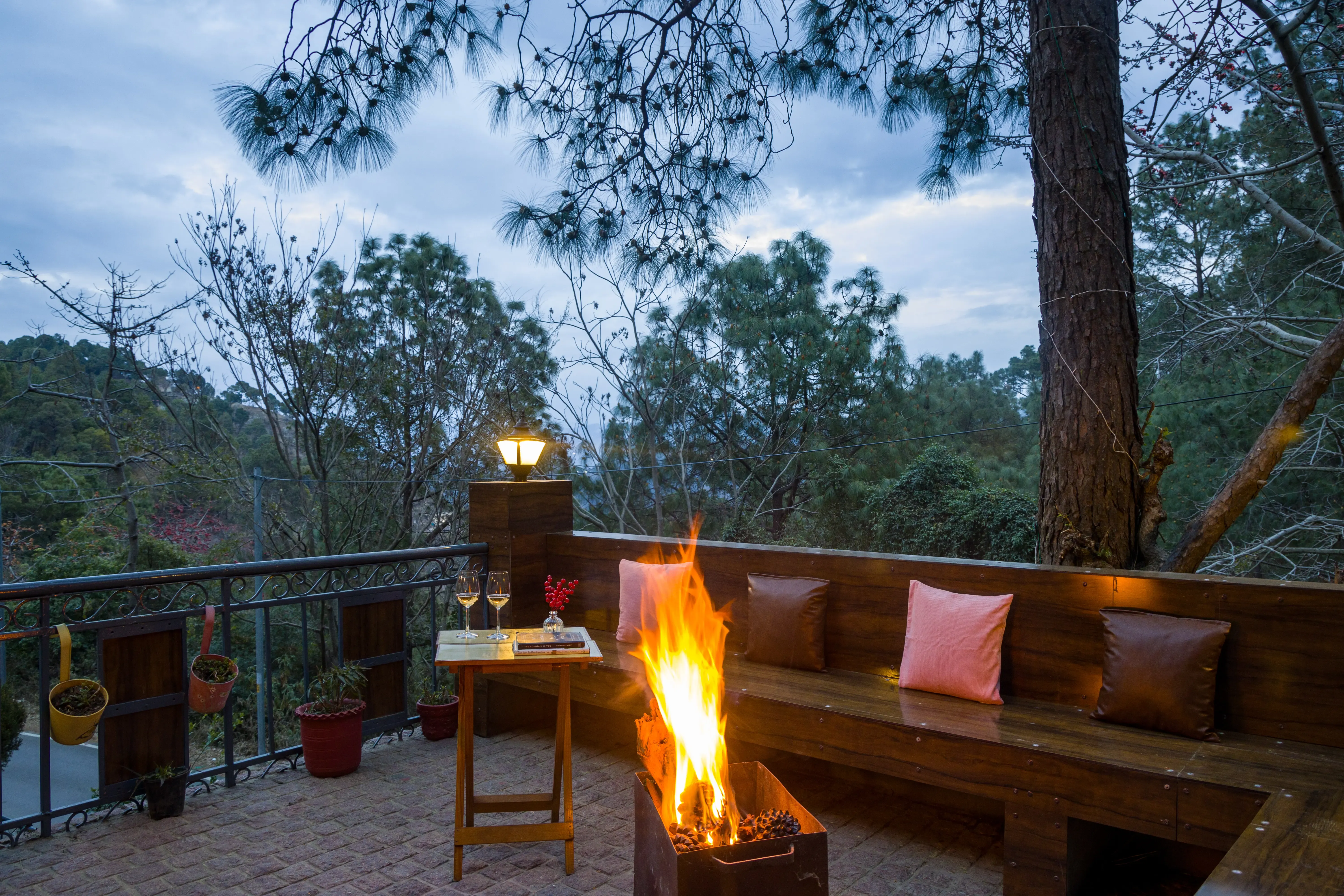 Kasauli Woods Cottage | Hillside 3-BHK Retreat With Outdoor Lounge, Balcony & Scenic Views — photo 6